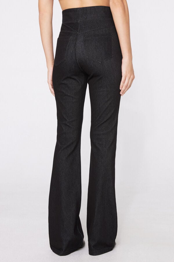Schlaghose aus Extra-Stretch-Denim  