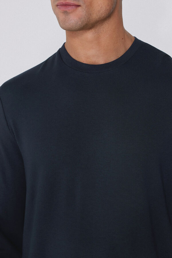 Long-Sleeved Plush Viscose Top  