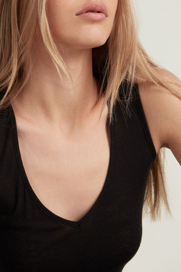 V-Neck Camisole in Viscose and Merino Wool  