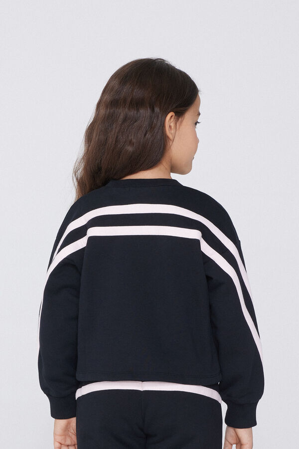Thick Long-Sleeved Sweatshirt with Side Bands  