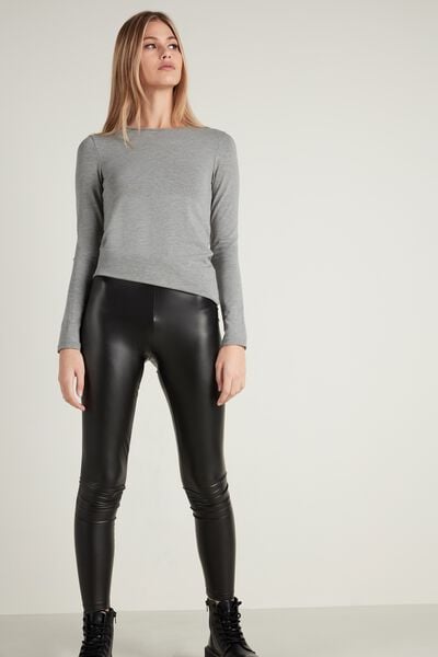 Long-Sleeved Thermal Modal Top