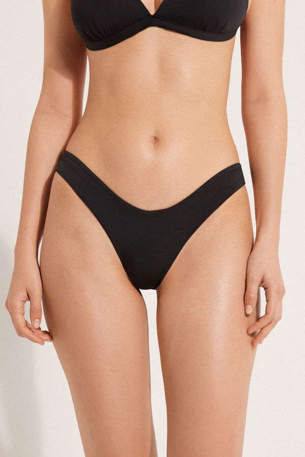 Einfarbige Brazilian-Bikinihose in V-Form mit hohem Beinausschnitt  