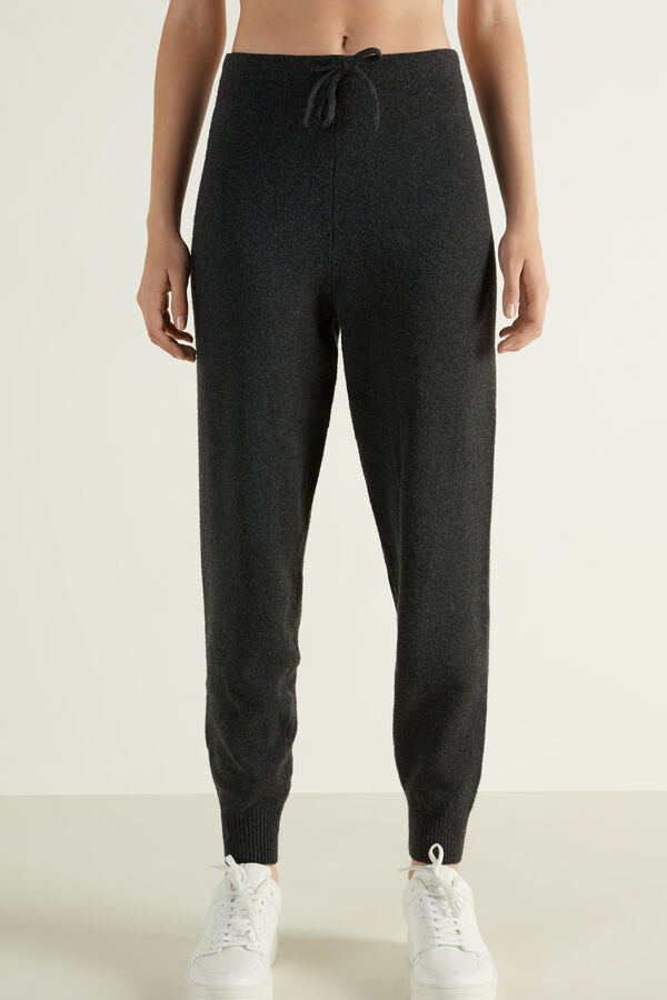 Loungewear Joggers in Fully-Fashioned Recycled Fabric  