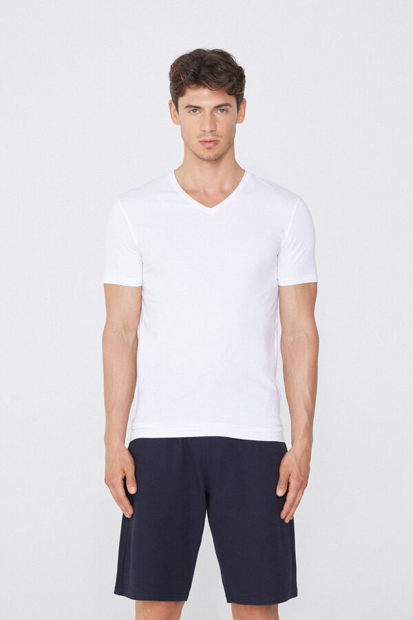 V-Neck T-Shirt in Organic Stretch Cotton  