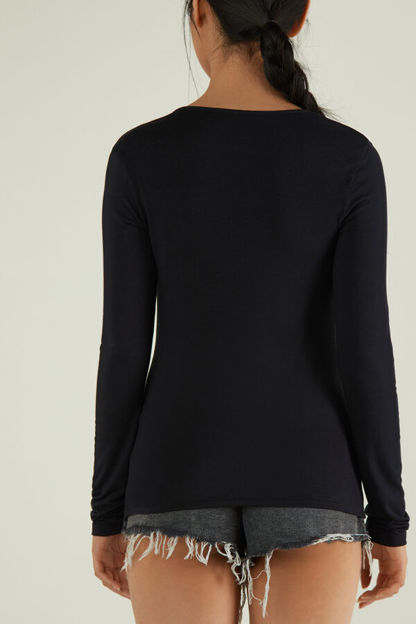 Long Sleeve Top with Knot  