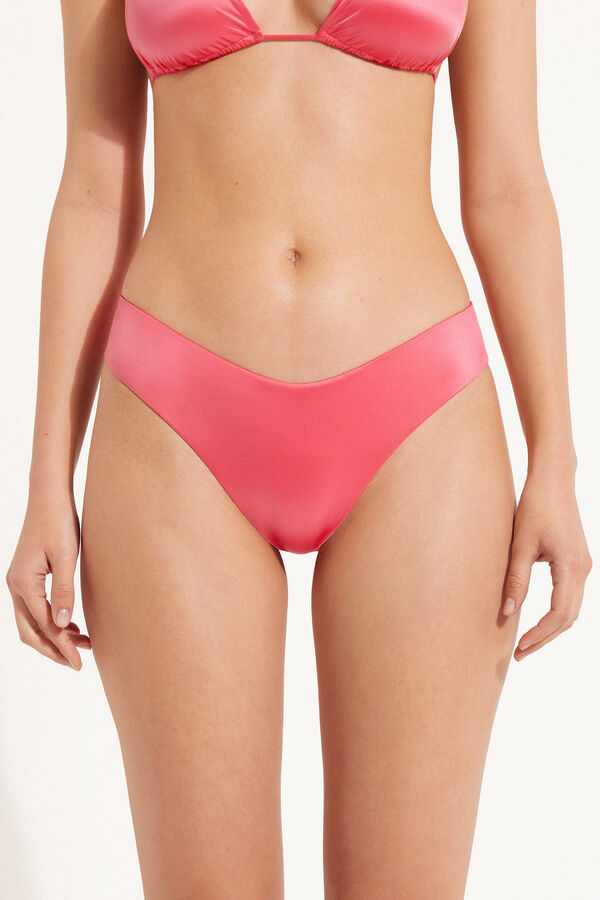 Sommerlich rosafarbener Brazilian-Bikinislip mit hohem, abgerundetem Beinausschnitt Shiny  