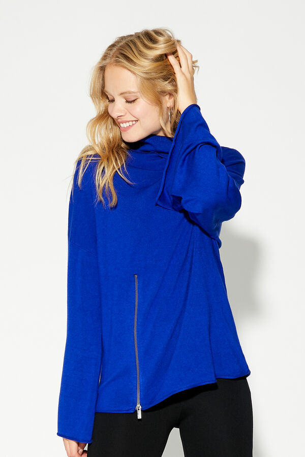 Long-Sleeved Top with Slit and Front Zip  
