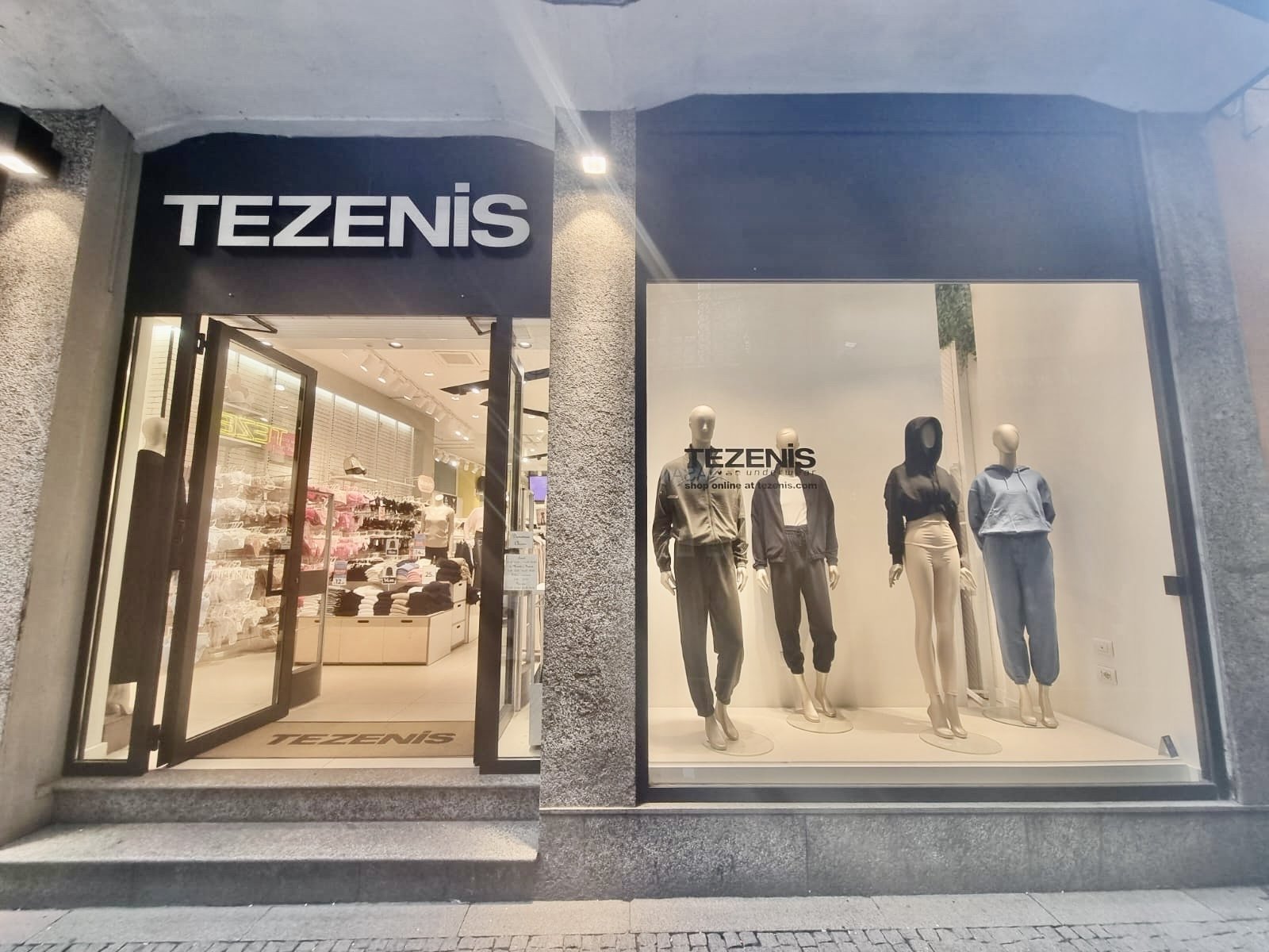 Tezenis INTRA VIA SAN VITTORE 1