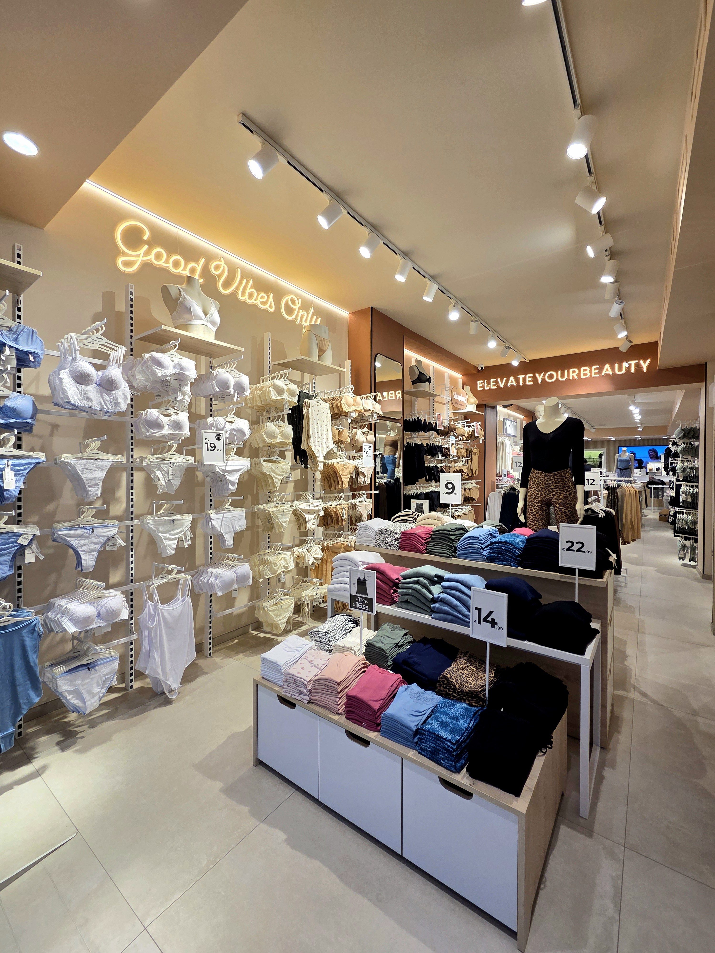 Tezenis VIAREGGIO VIALE MARGHERITA 63