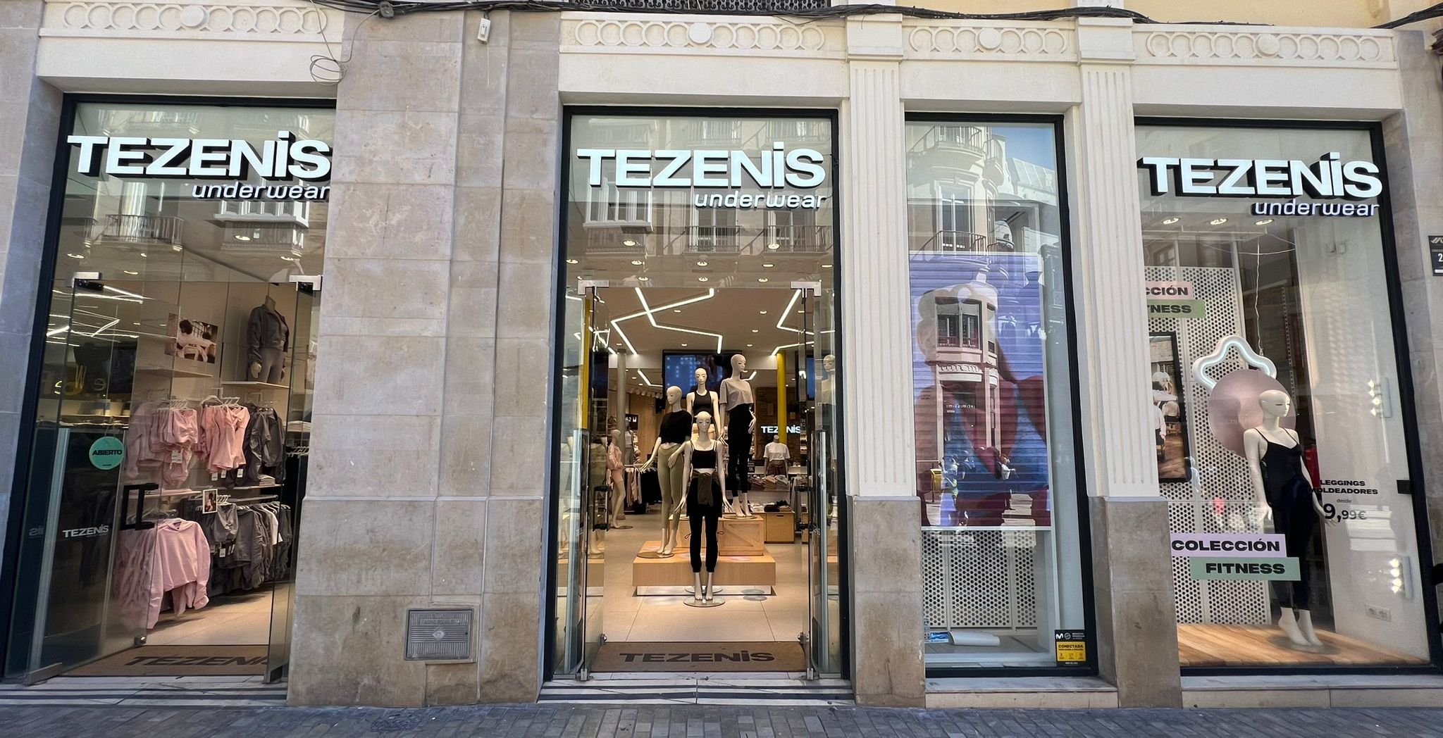 Tienda de ropa interior y ropa C/LARIOS 5 | Tezenis