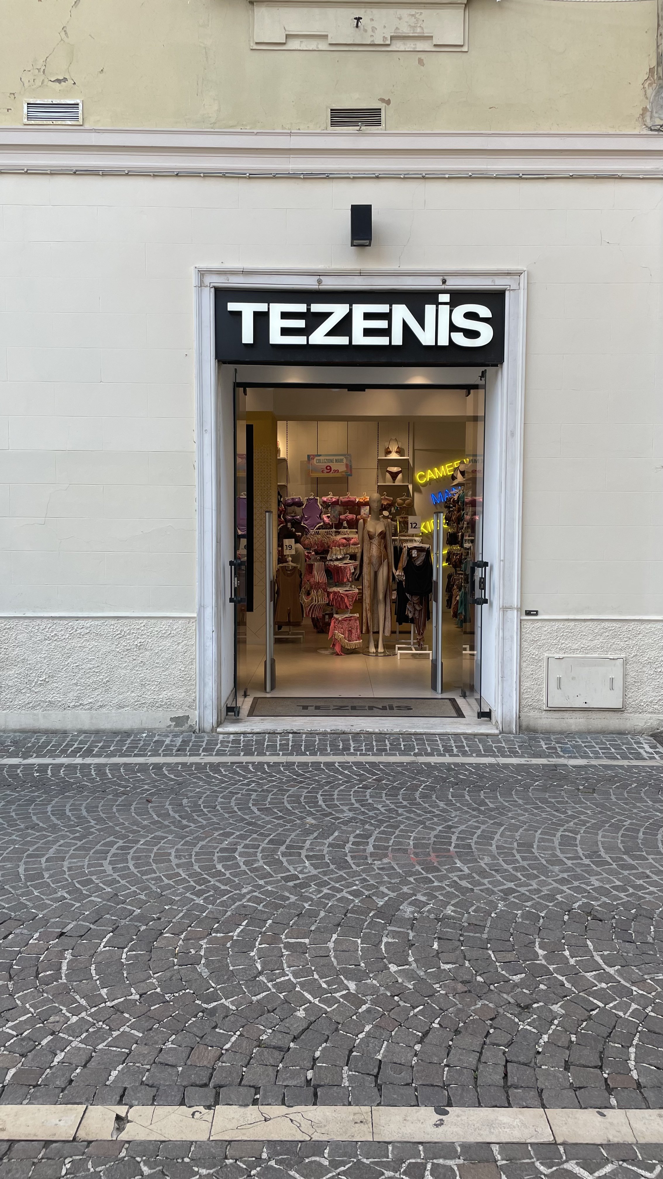 Tezenis PESARO VIA G. ROSSINI 1