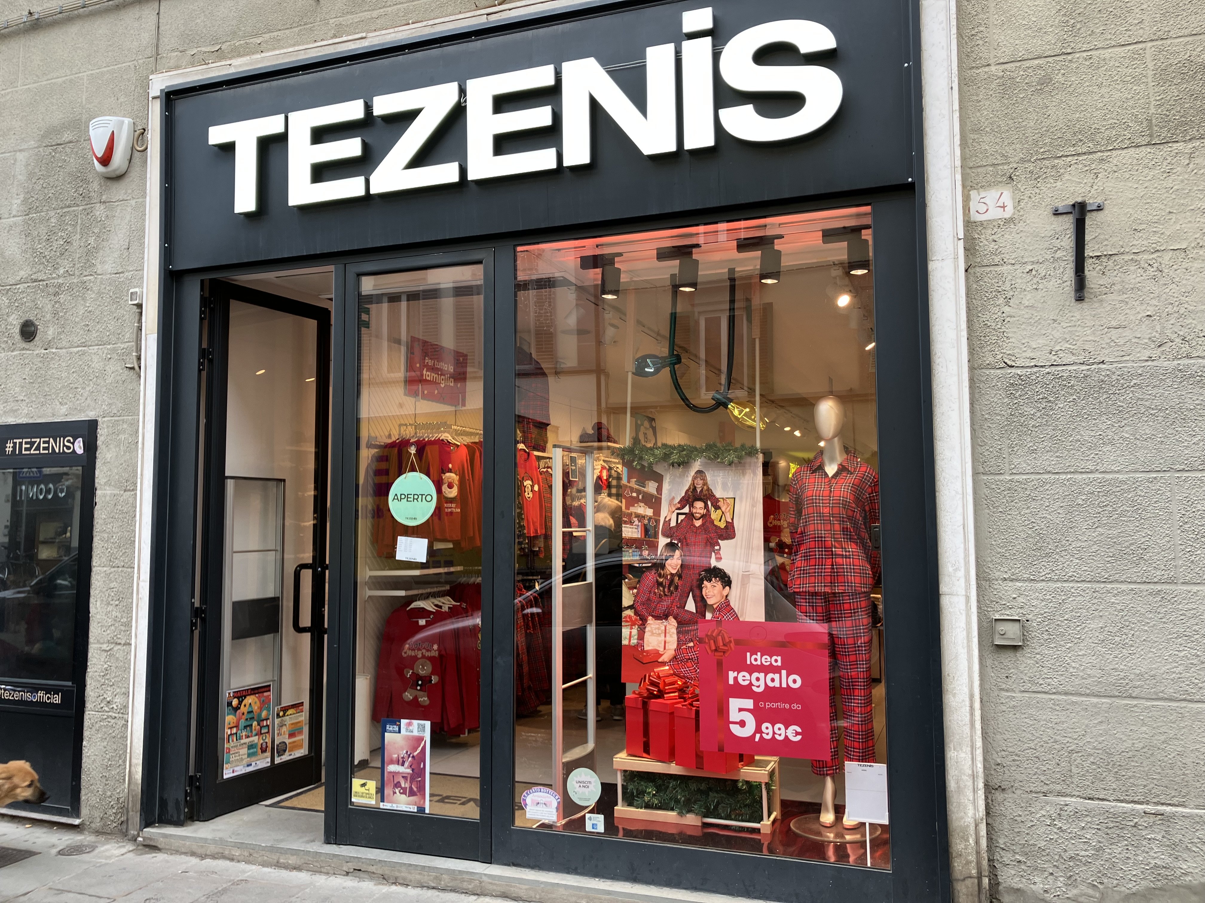 Tezenis FIRENZE VIA GIOBERTI 154 ROSSO