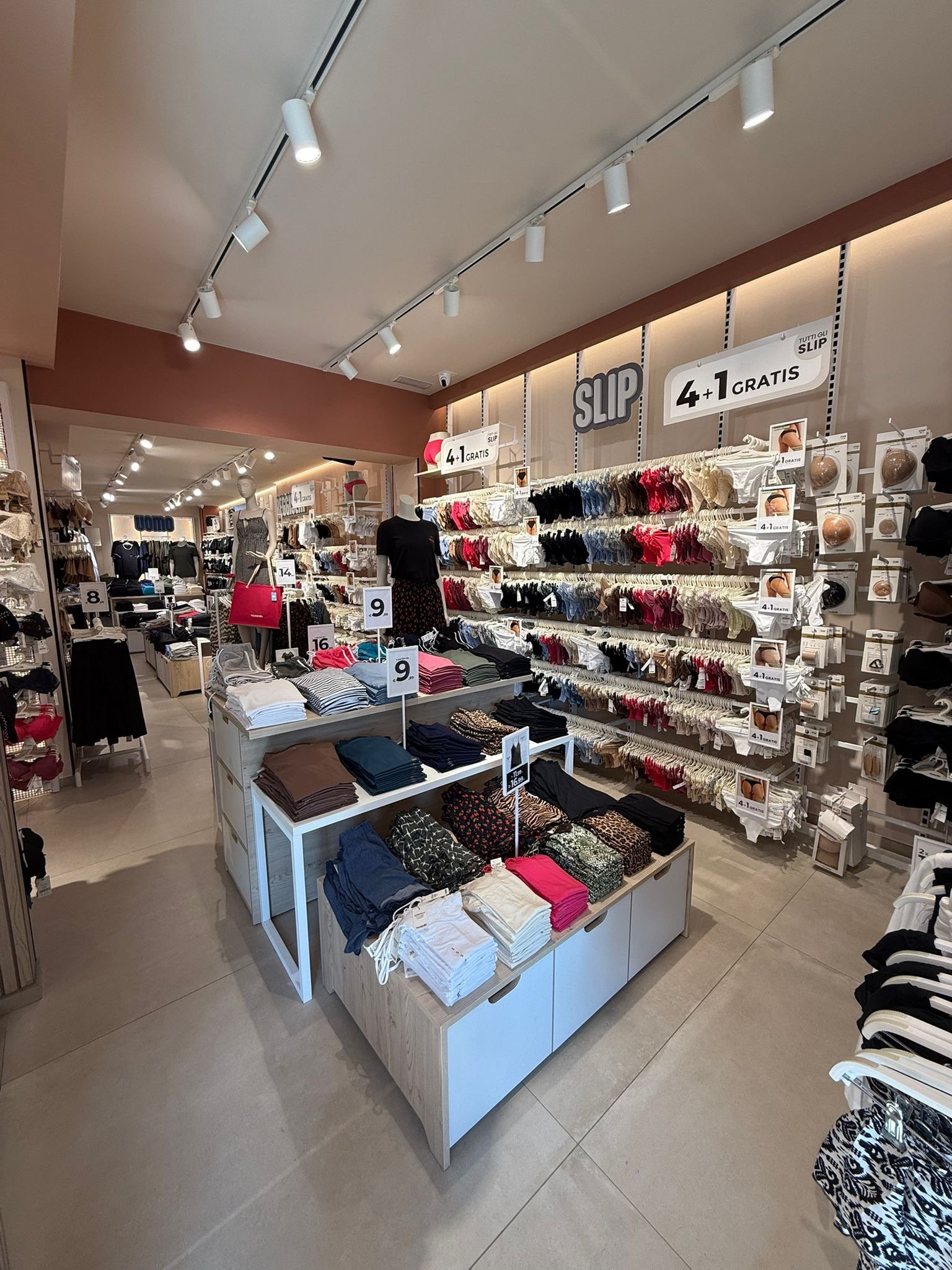 Tezenis VIAREGGIO VIALE MARGHERITA 63