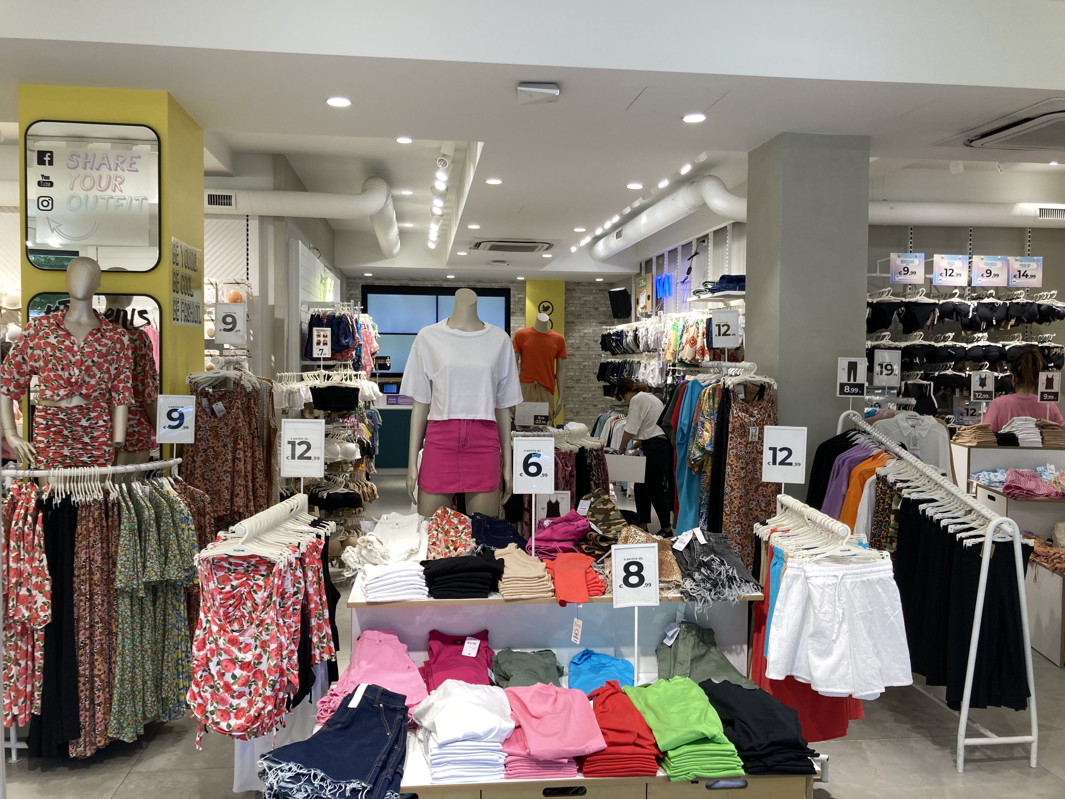 Tezenis ROMA VIA DEI COLLI PORTUENSI