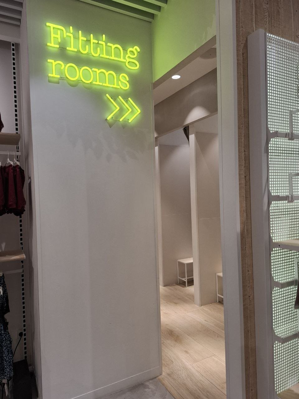 Tezenis ТРЦ "Blockbuster Mall"