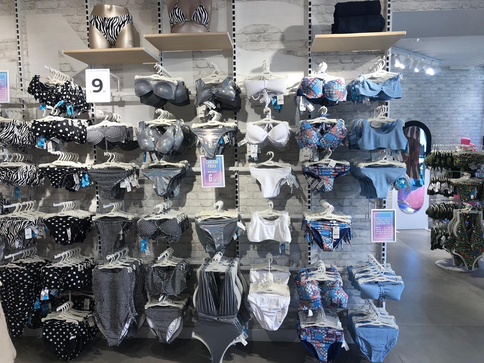 Tezenis SCHIO PIAZZA ALESSANDRO ROSSI