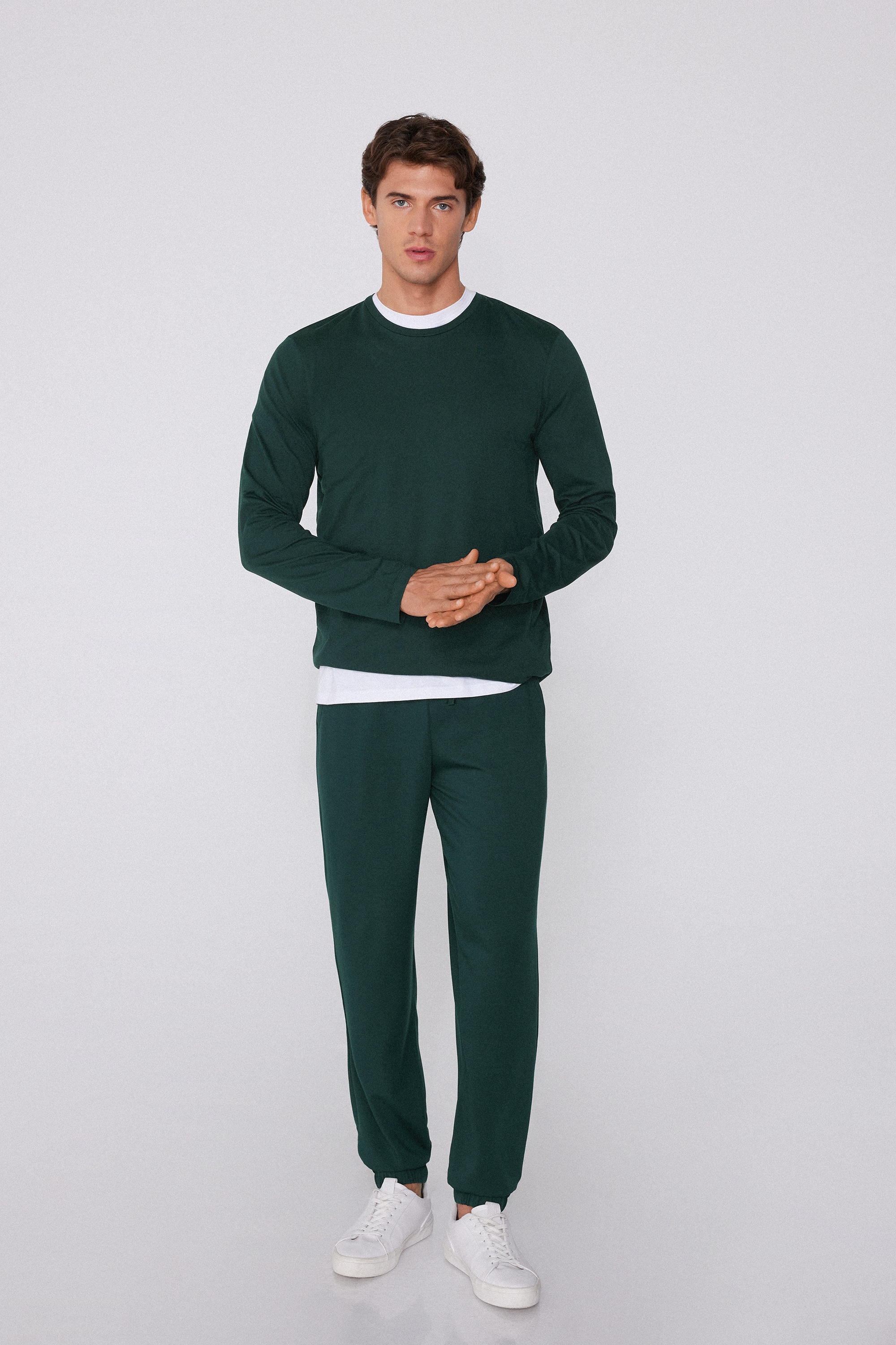 Langarmshirt aus 100 % Baumwolle mit Rundhalsausschnitt