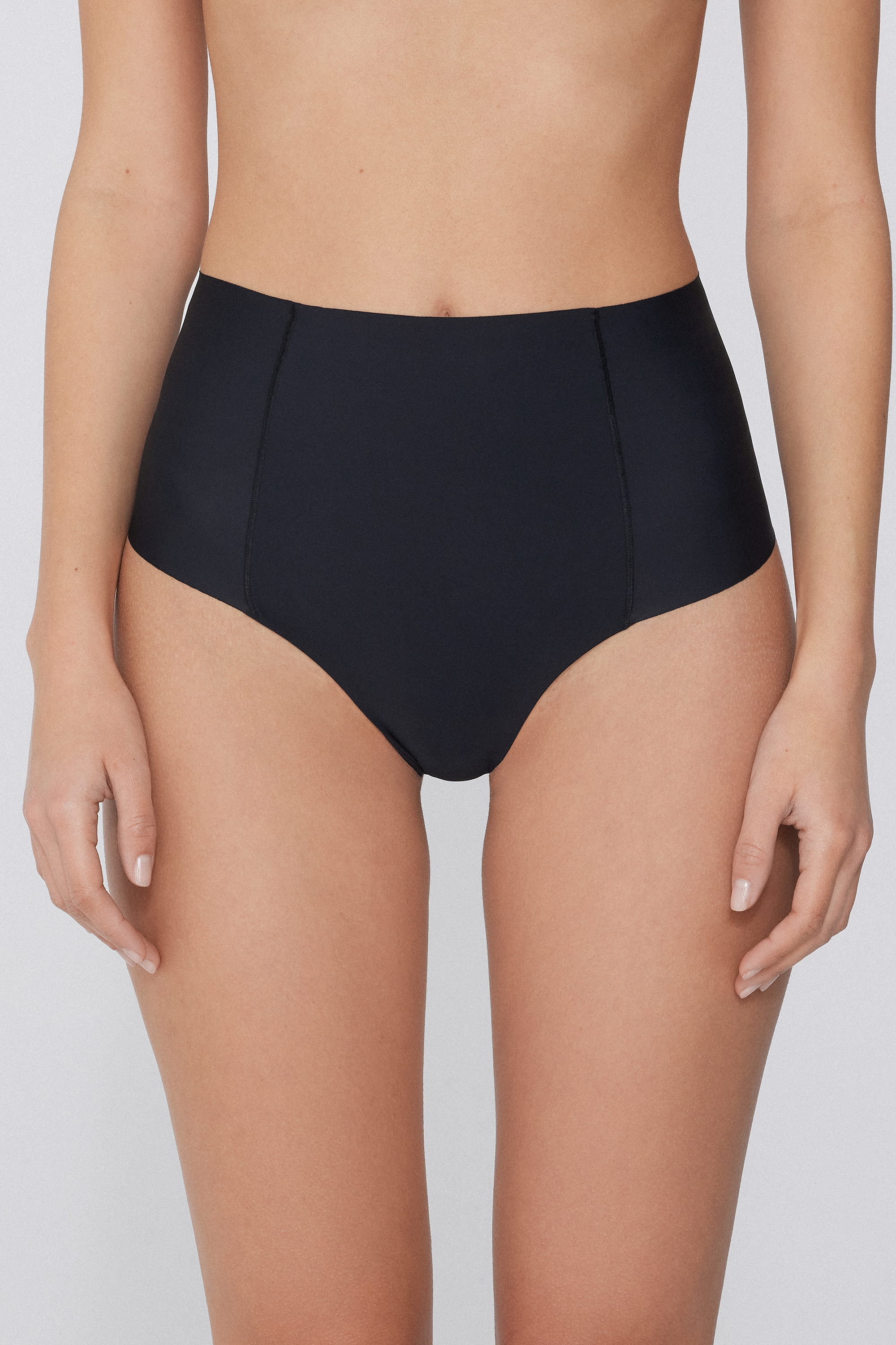 Brazilian mit hohem Bund Shaping in offenkantiger Verarbeitung