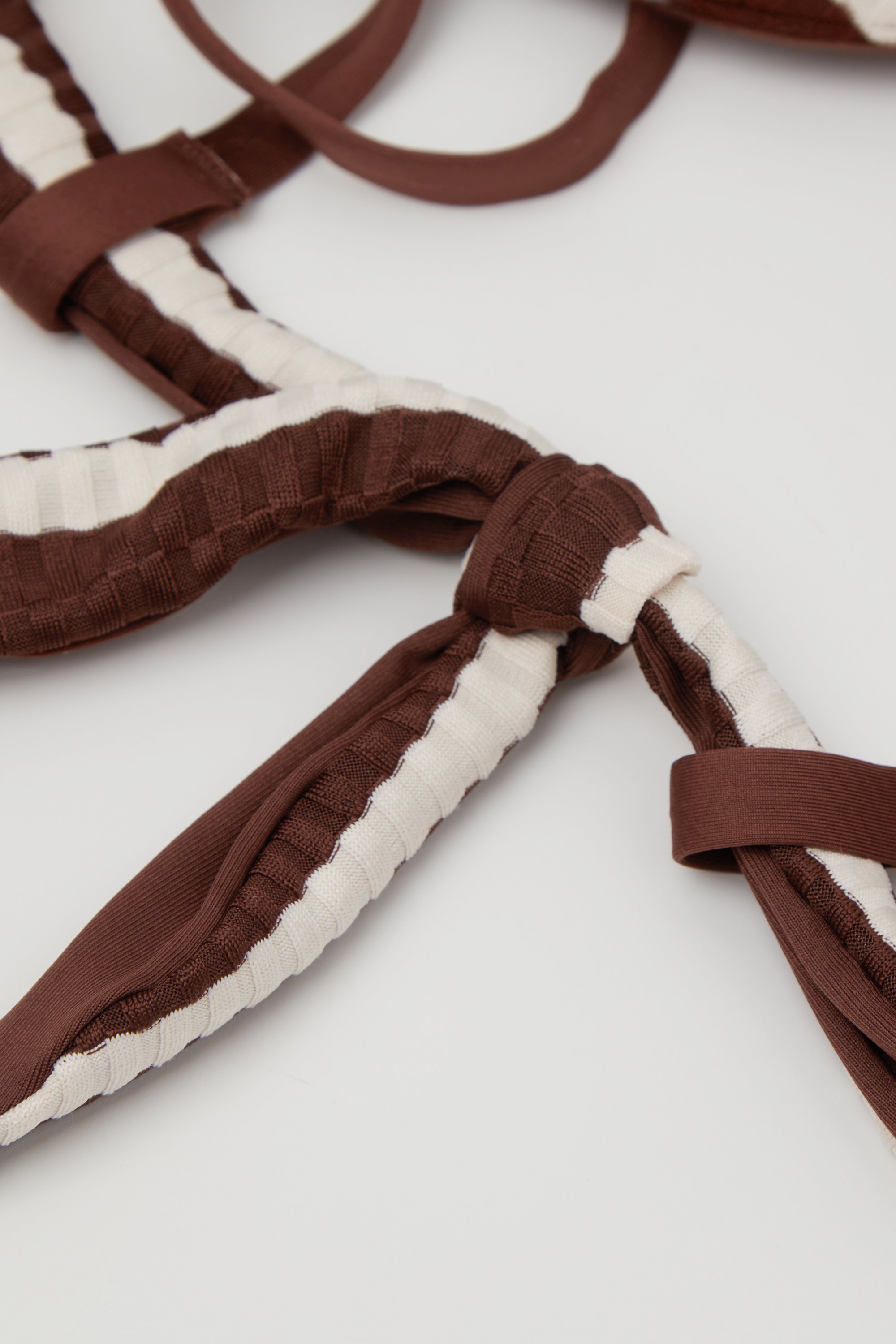 Leicht wattiertes Push-up-Bikinioberteil Desert Stripes