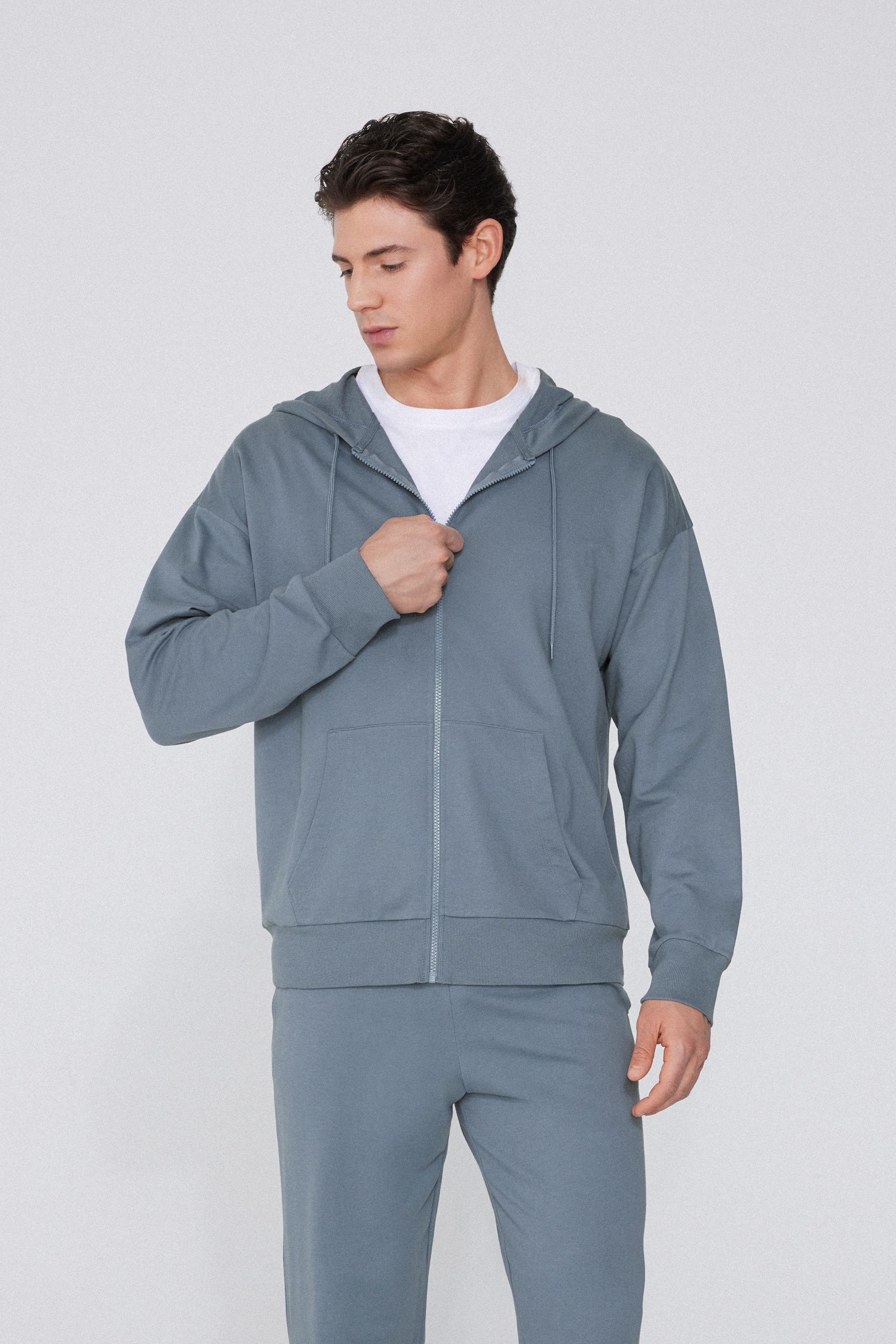 Felpa Manica Lunga con Zip e Cappuccio
