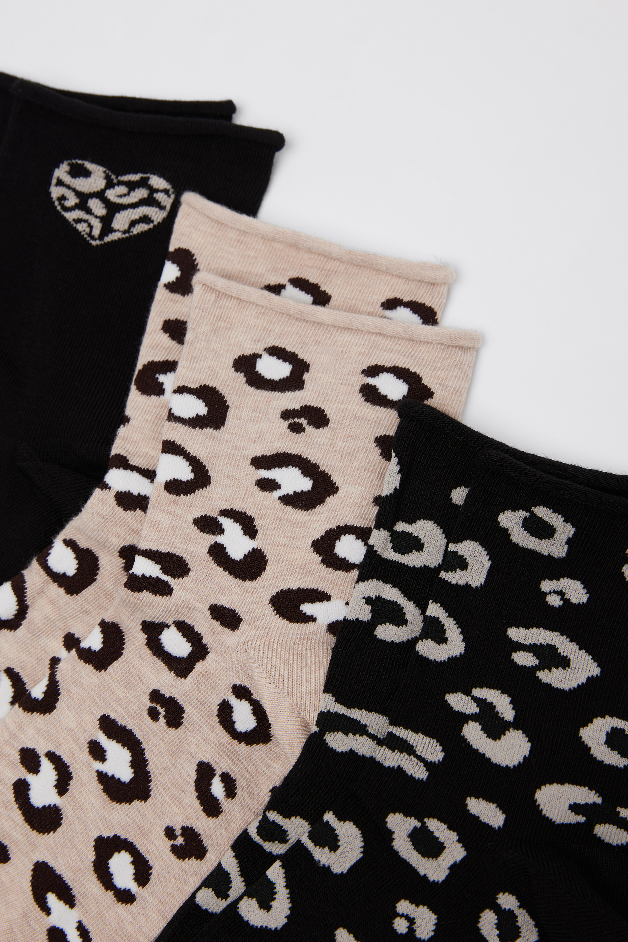 3 Pairs of Women’s Patterned Edgeless Cotton Crew Socks
