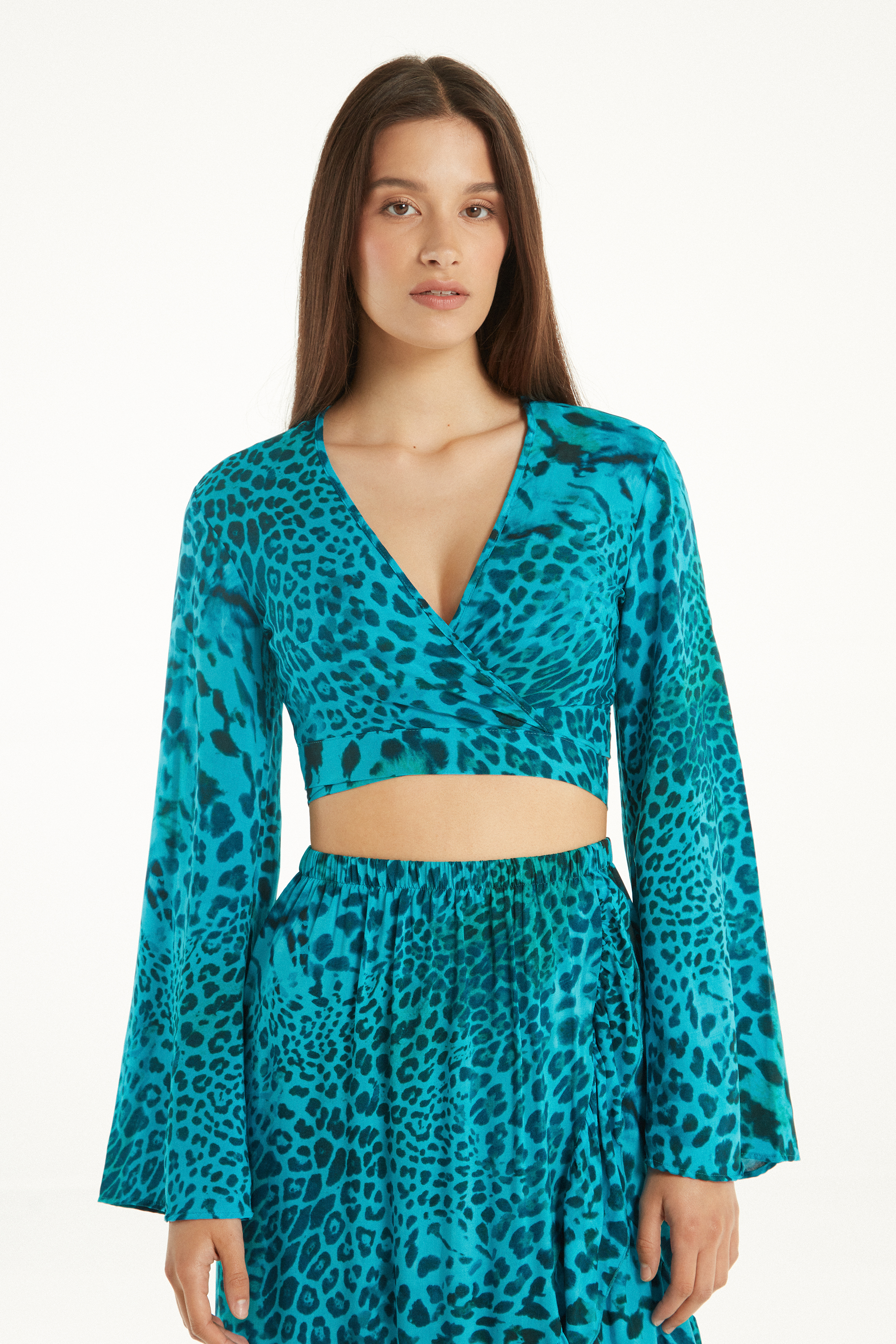 Long-Sleeved Viscose Fabric Crop Top
