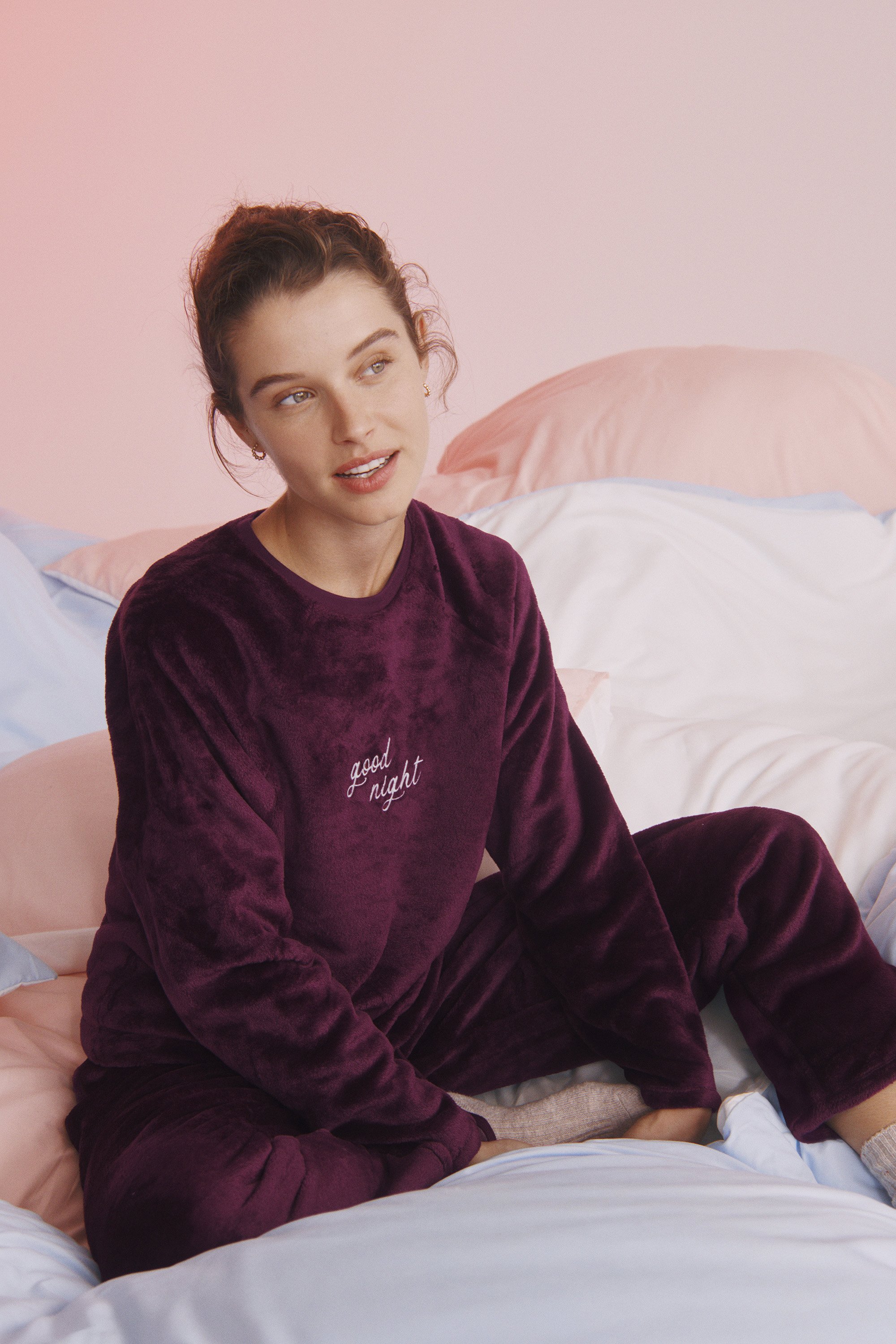 Pijama Largo Forro Polar Bordado Good Night