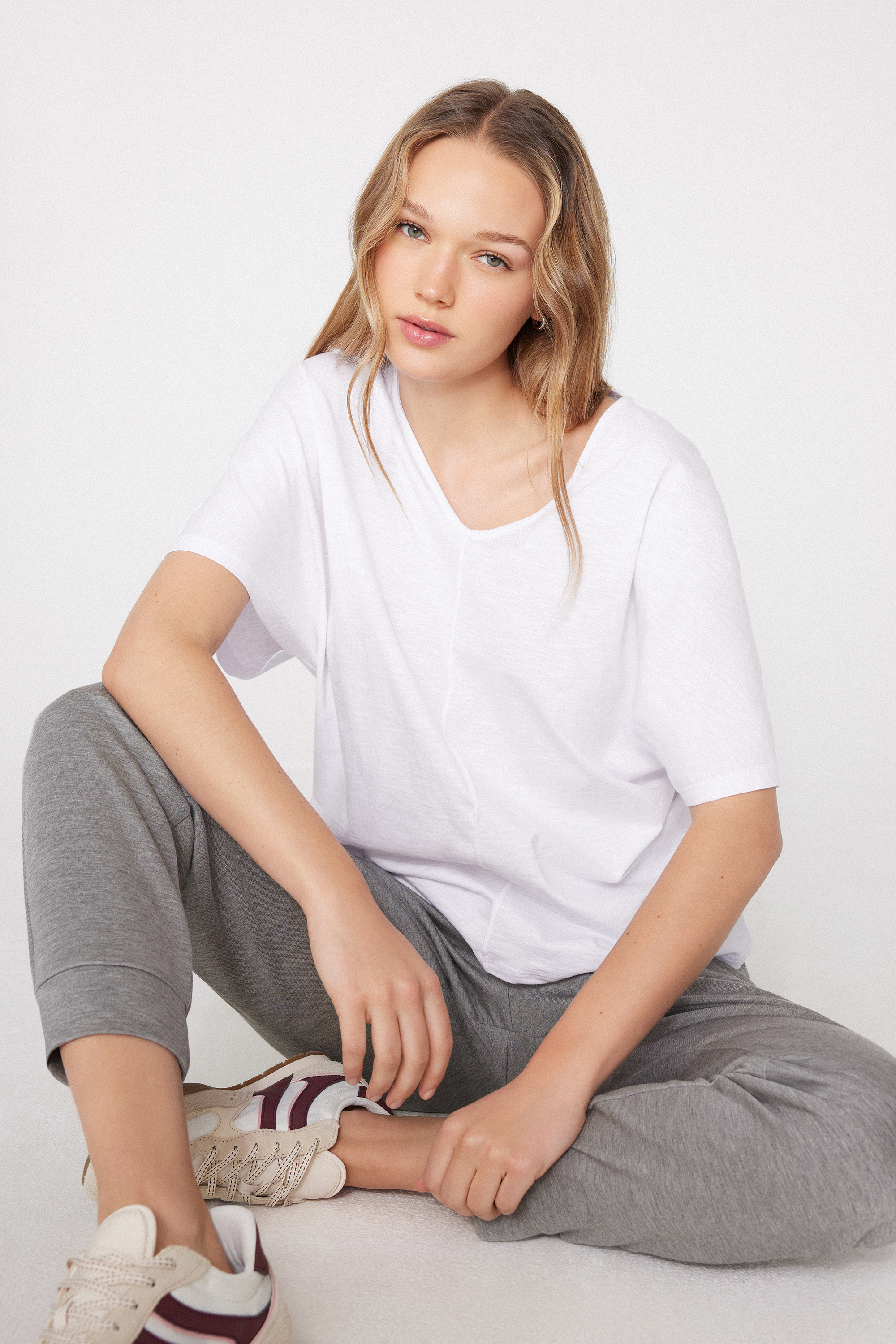 100% Slub Yarn Cotton V-Neck T-Shirt