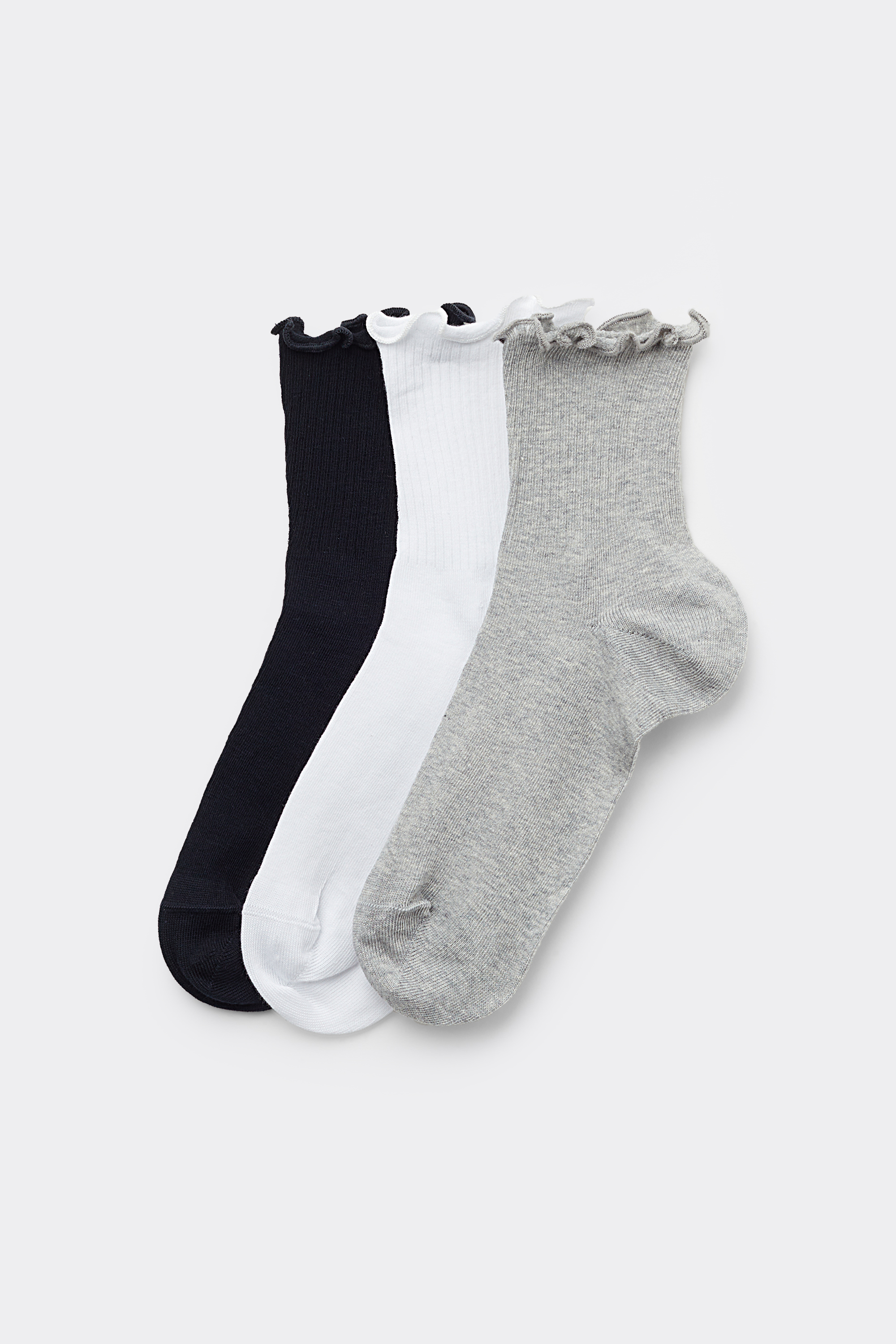 3 Pairs of Women’s Lettuce Leaf Trim Cotton Crew Socks