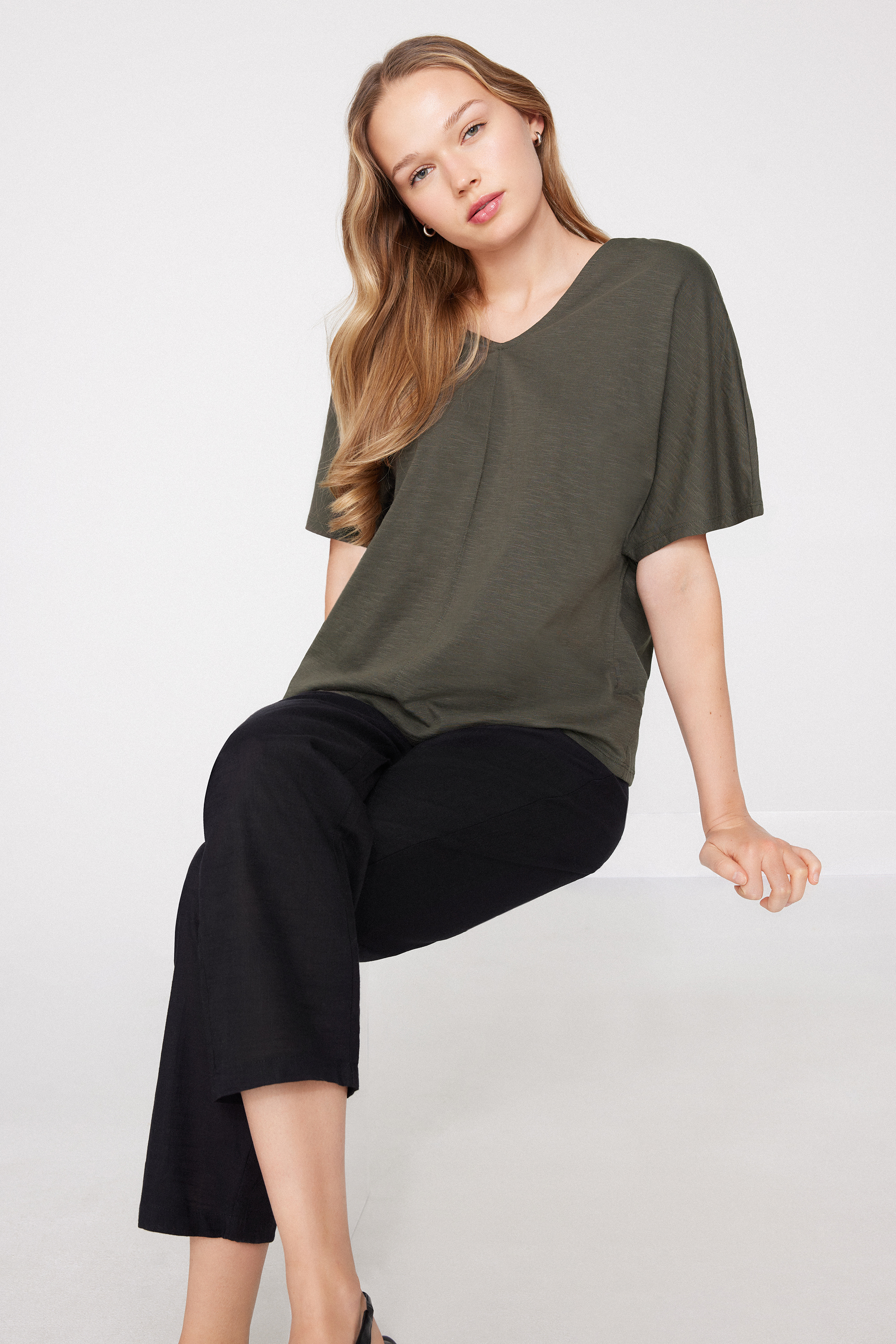 100% Slub Yarn Cotton V-Neck T-Shirt