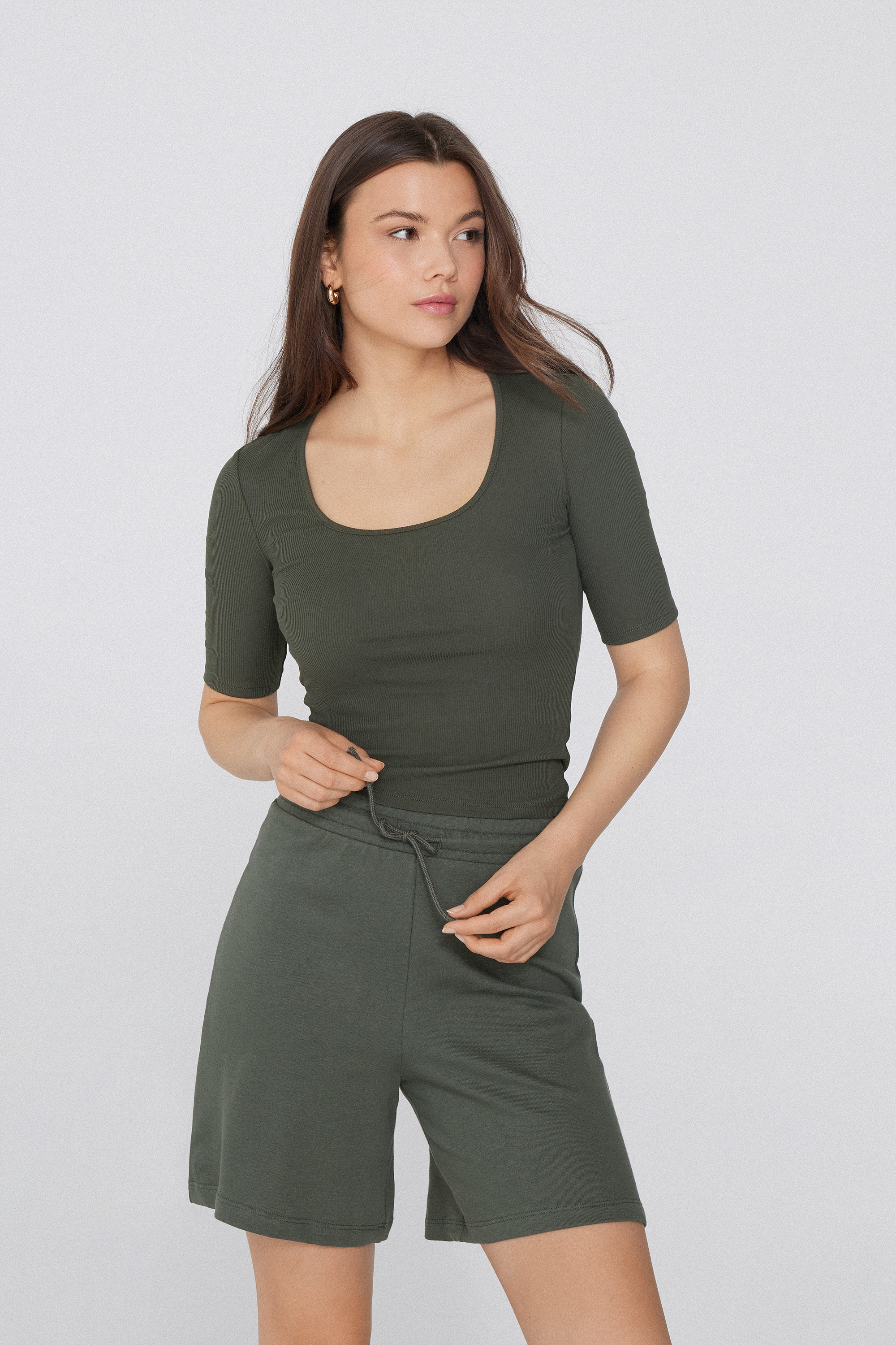 Bermudas em Felpa Algodão com Cordão