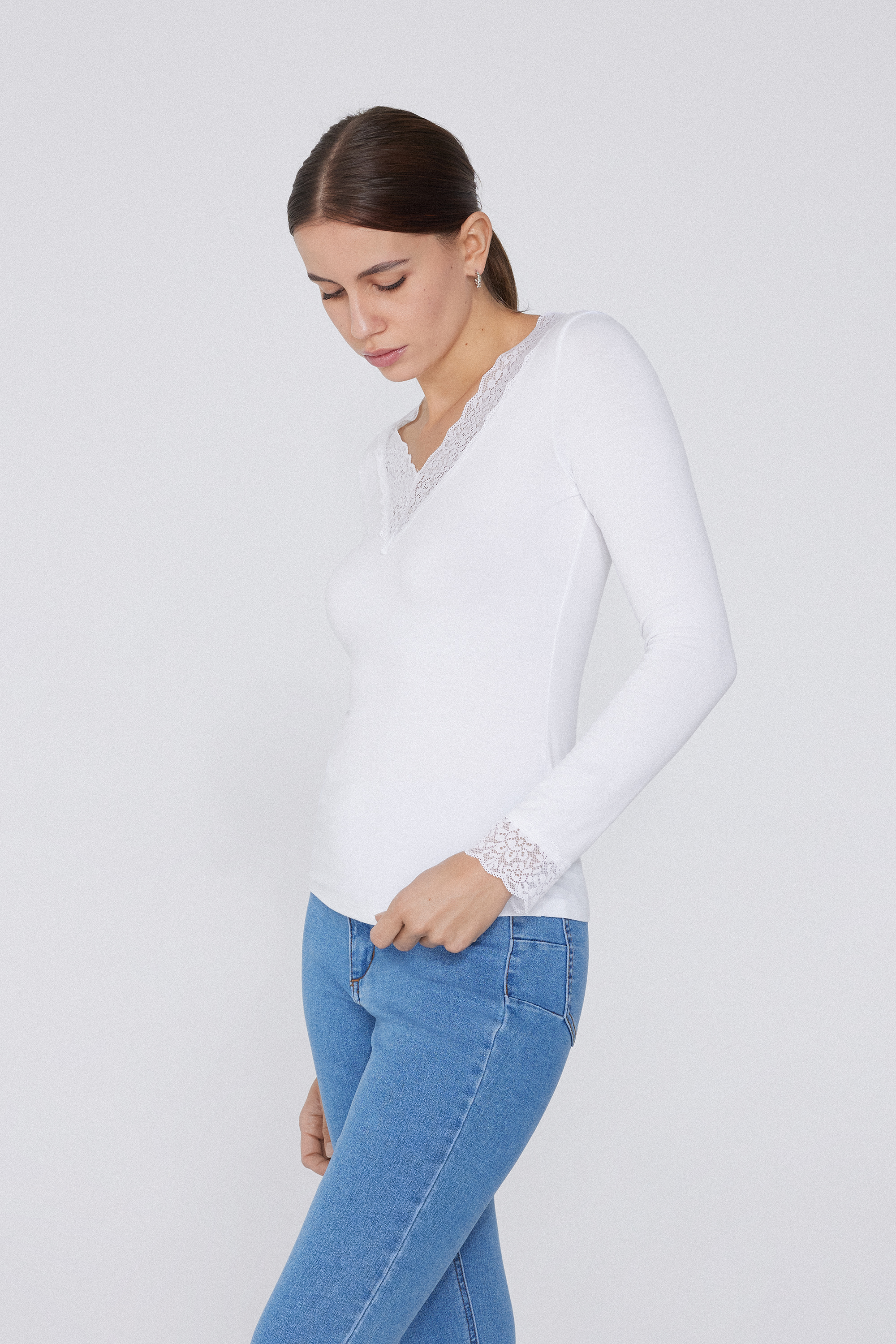 Long Sleeve V-Neck Top in Viscose and Lace