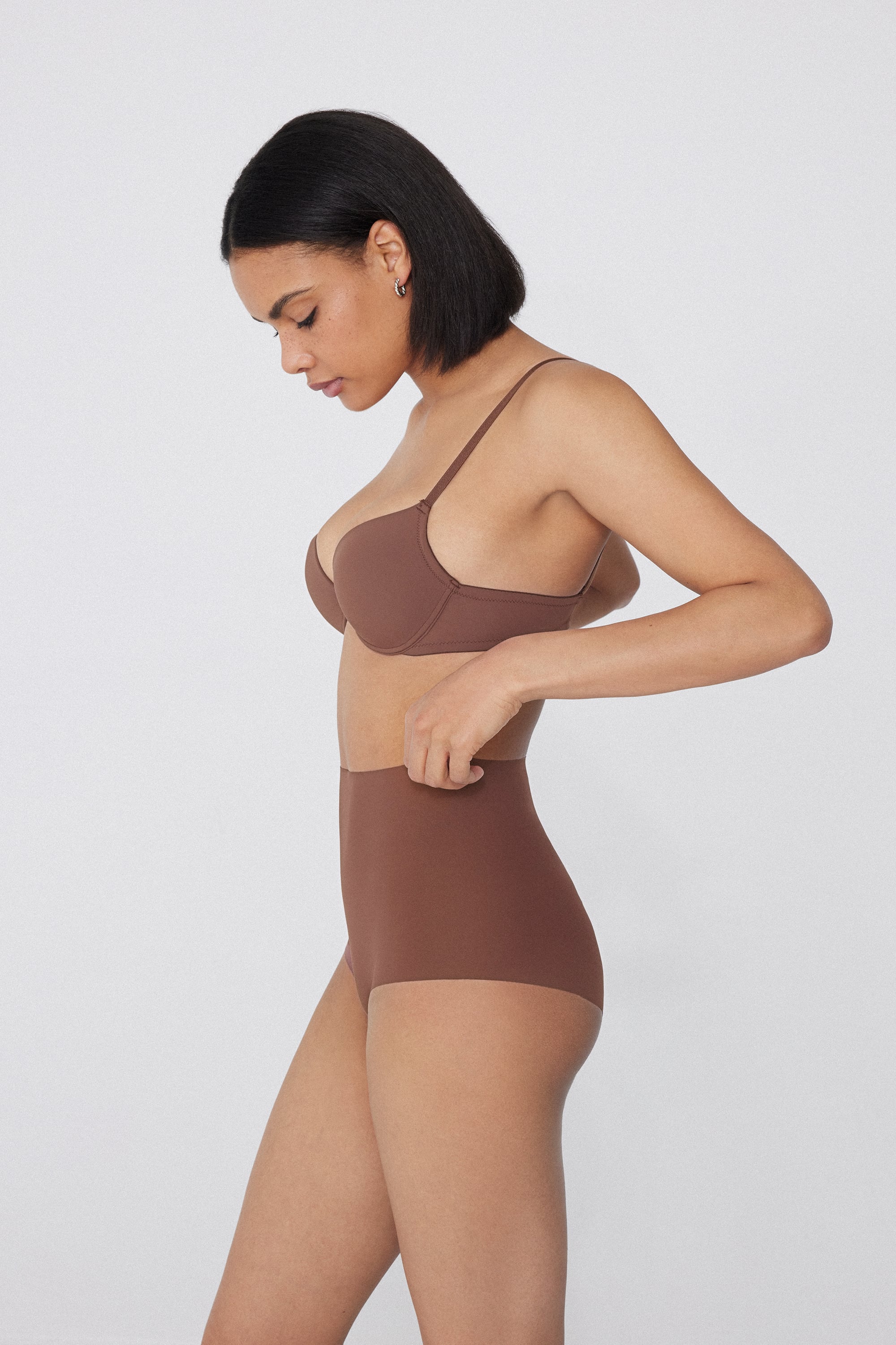 Culotte mit hohem Bund aus recycelter Mikrofaser mit offenkantiger Verarbeitung