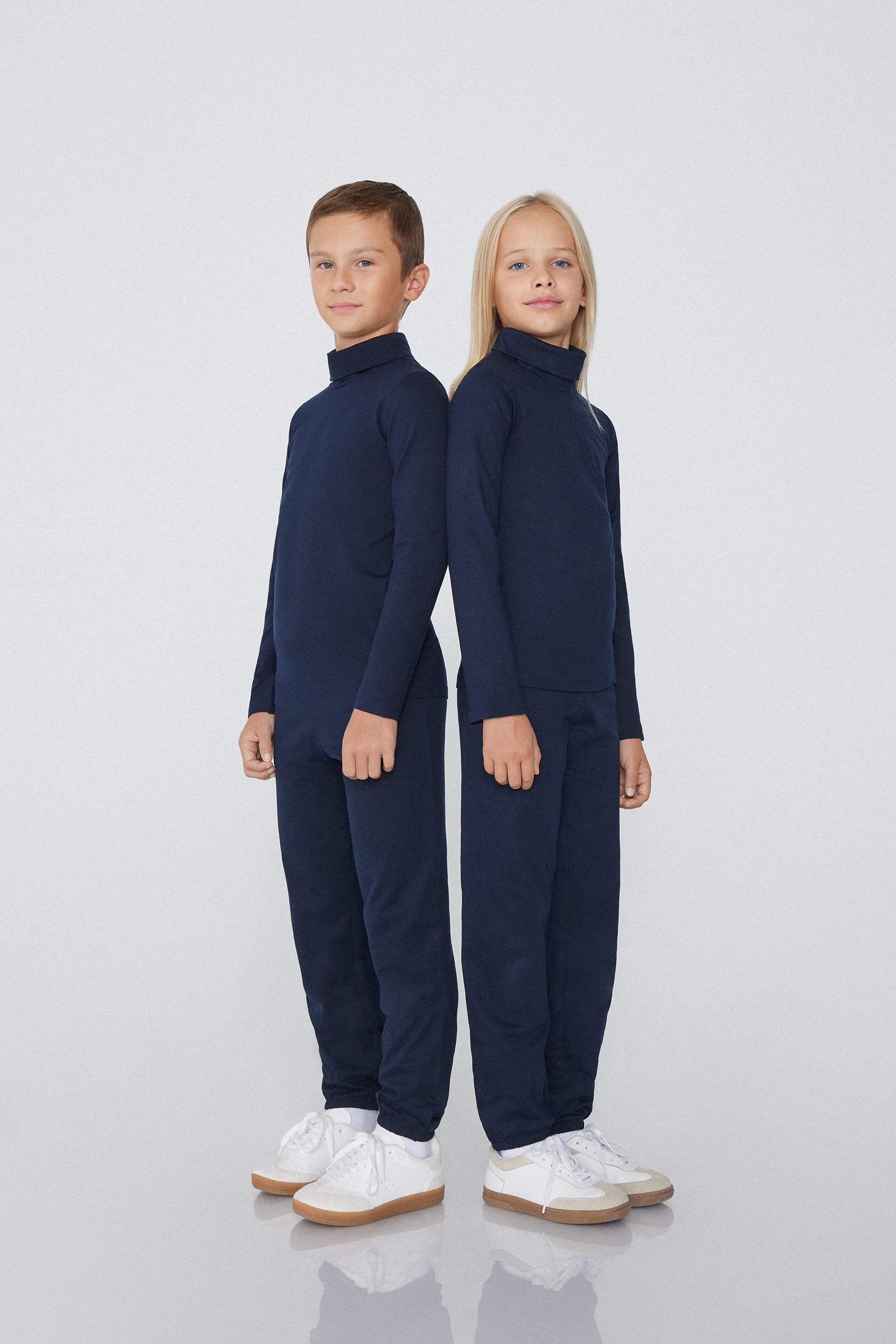 Pamučni dječji uniseks džemper s dugim rukavima i povi&scaron;enim ovratnikom