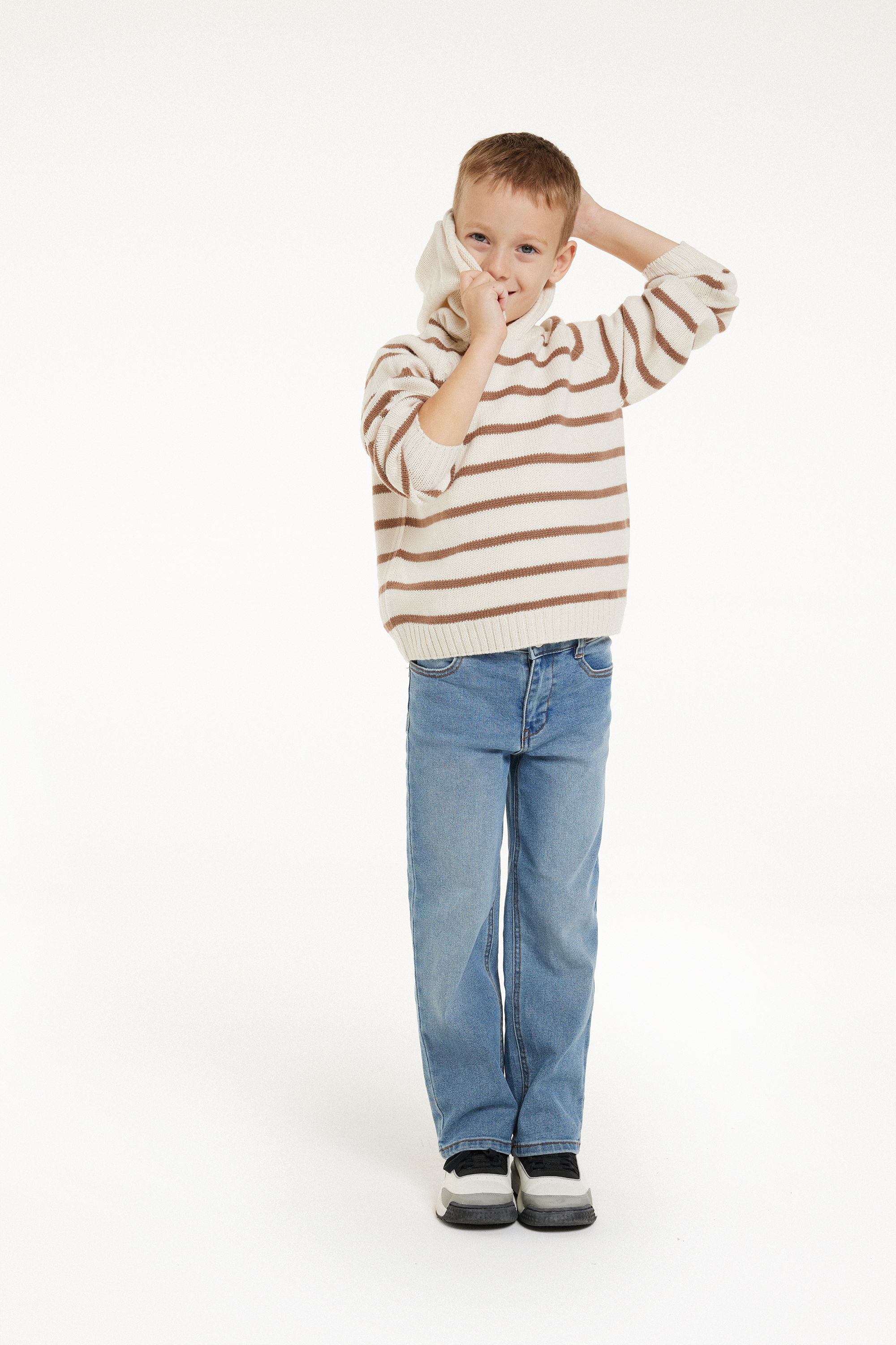 Gestreifter Pullover mit langen Ärmeln und Kapuze für Jungen