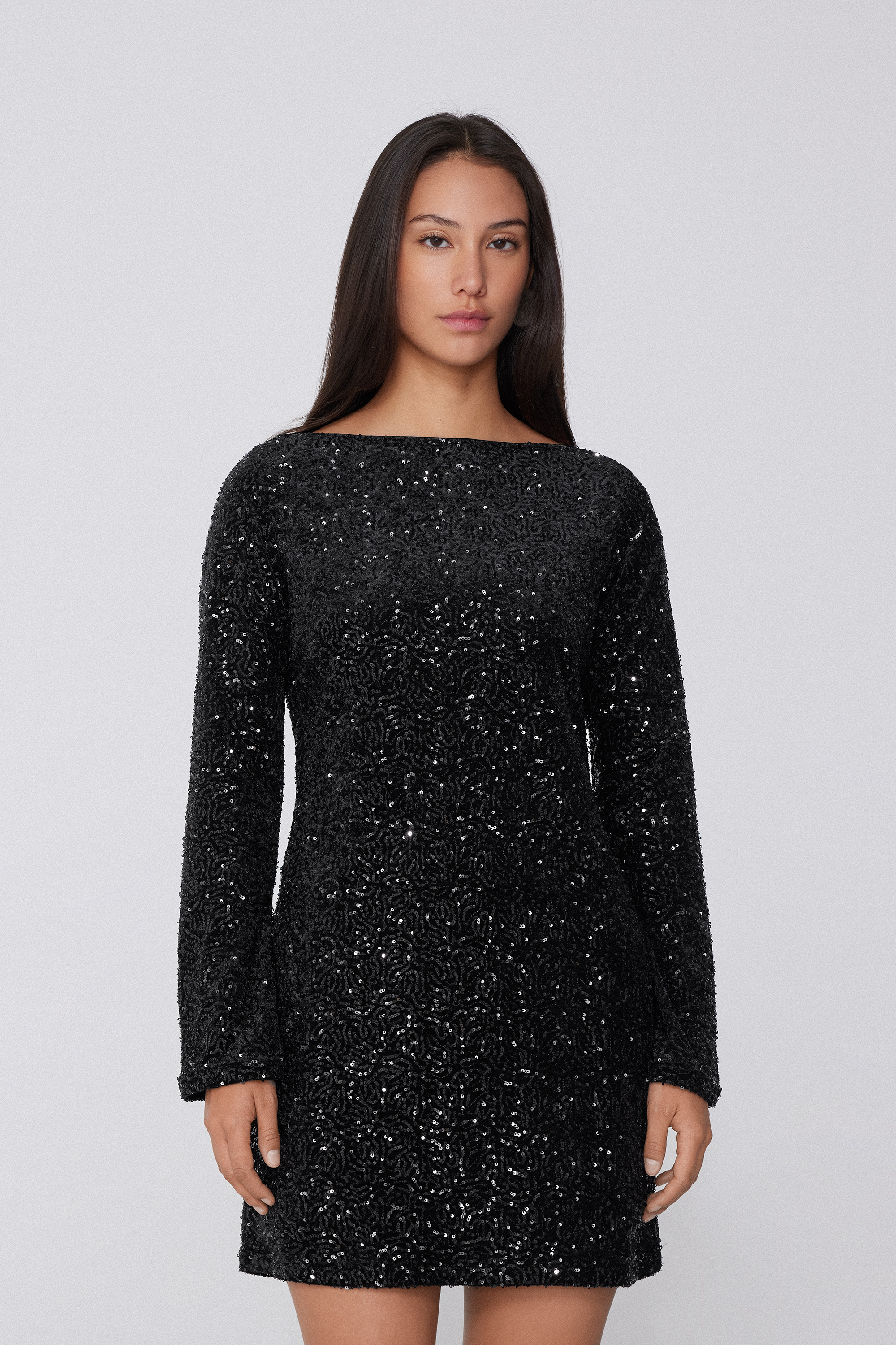 Robe Courte Manches Longues en Paillettes