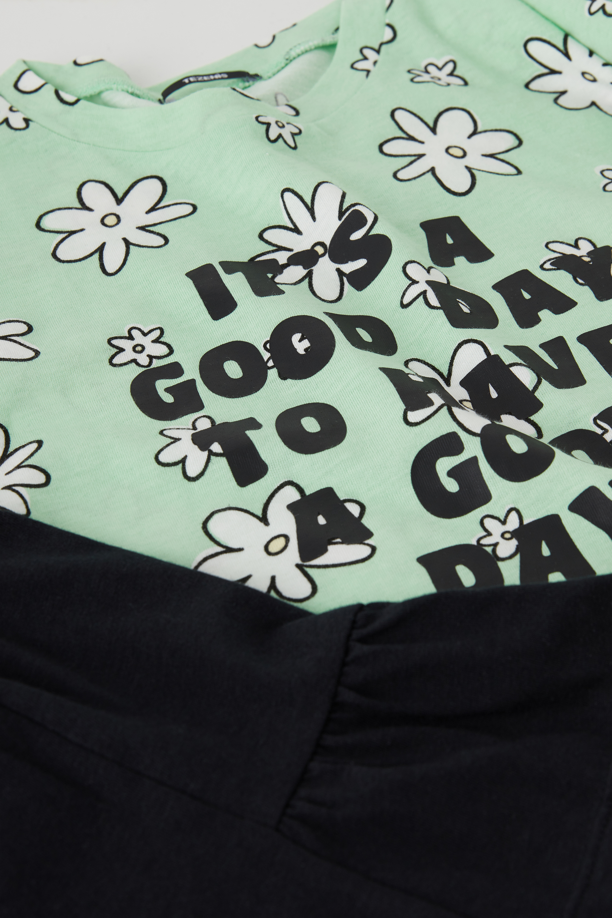 Girls’ Short Cotton Pyjamas with Good Day Print