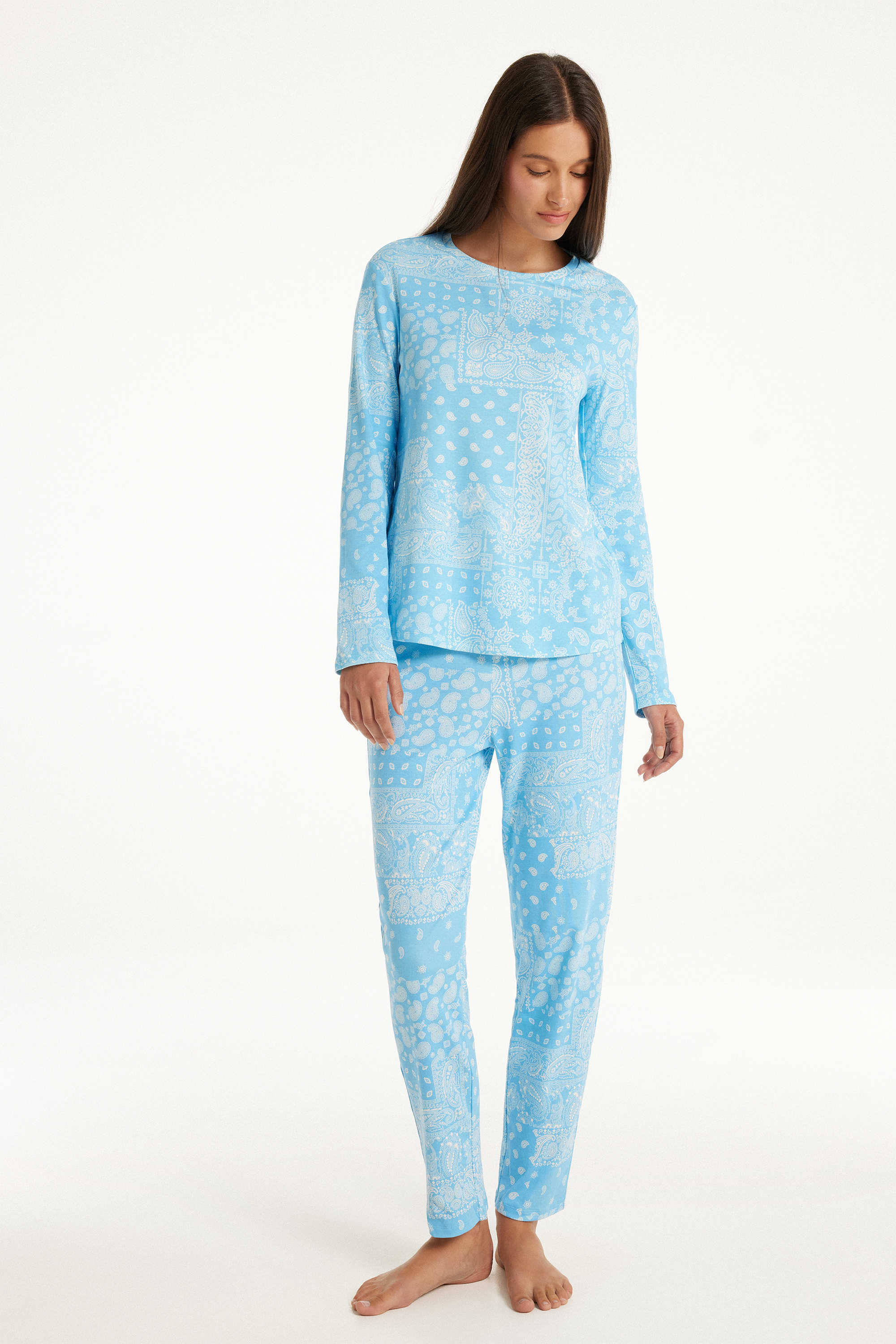 Langer Pyjama aus Baumwolle mit Bandanaprint
