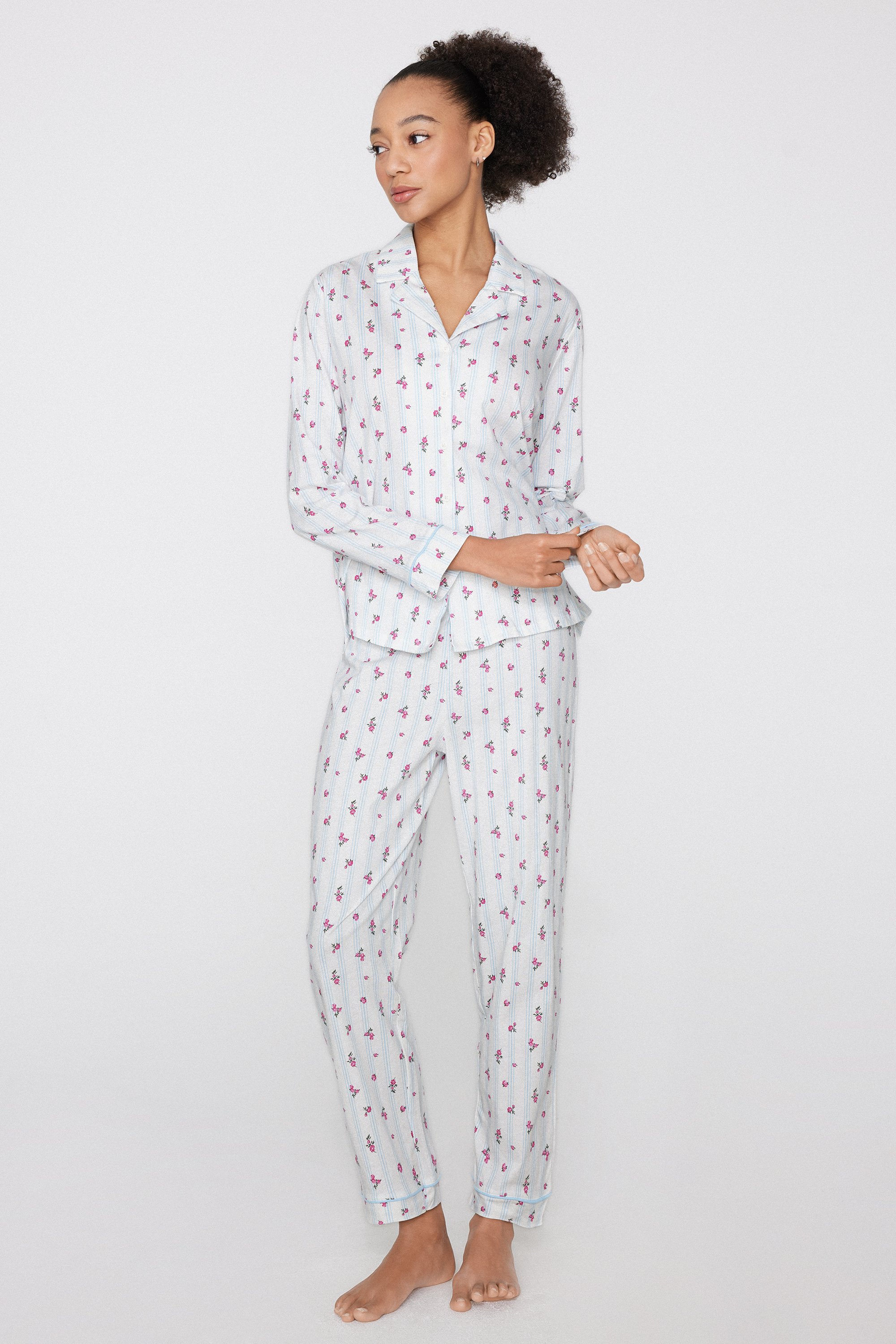 Pijama Largo Abierto Algod&oacute;n Estampado Ramo Flores