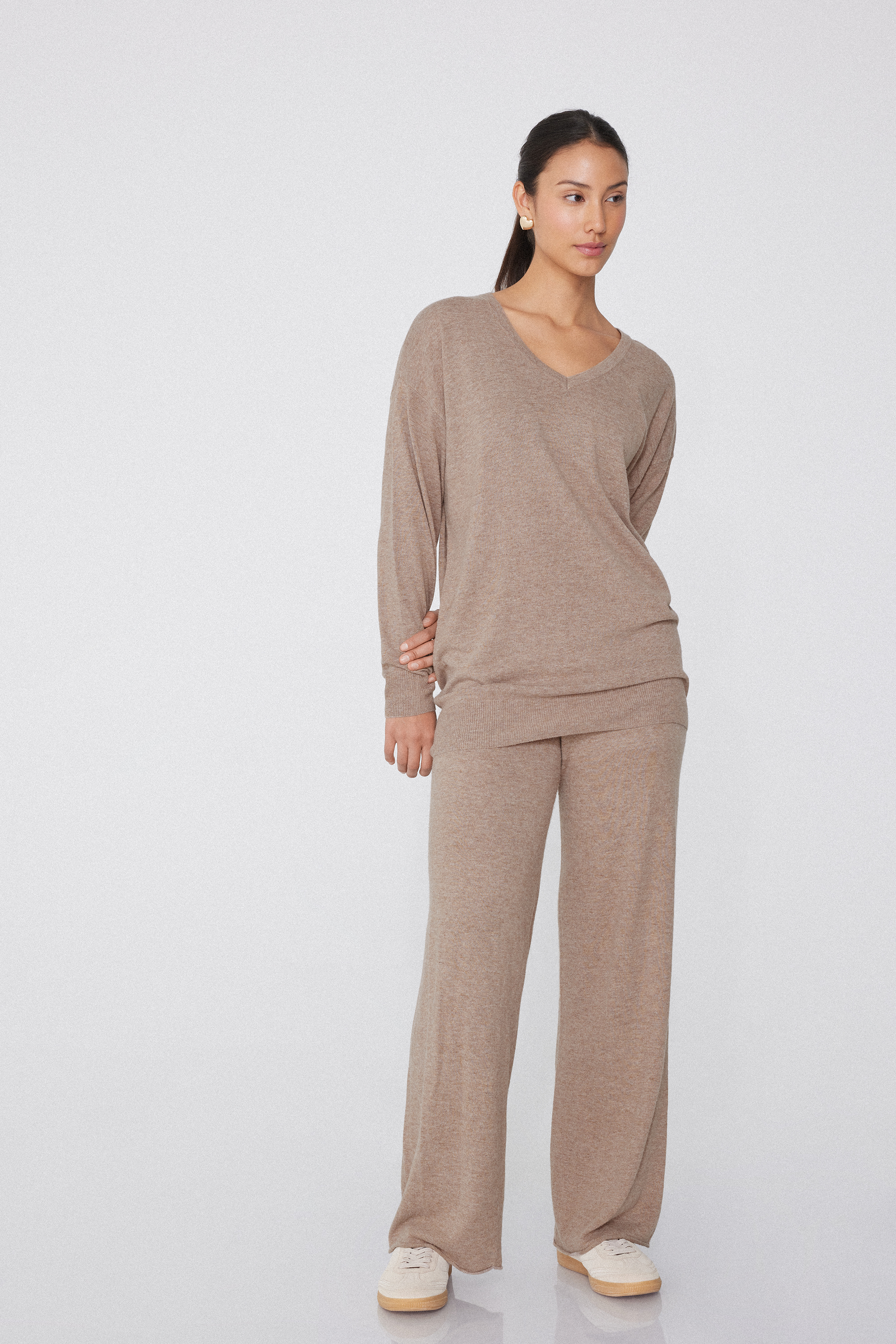 Long-Sleeved V-Neck Heavy Jersey with Wool