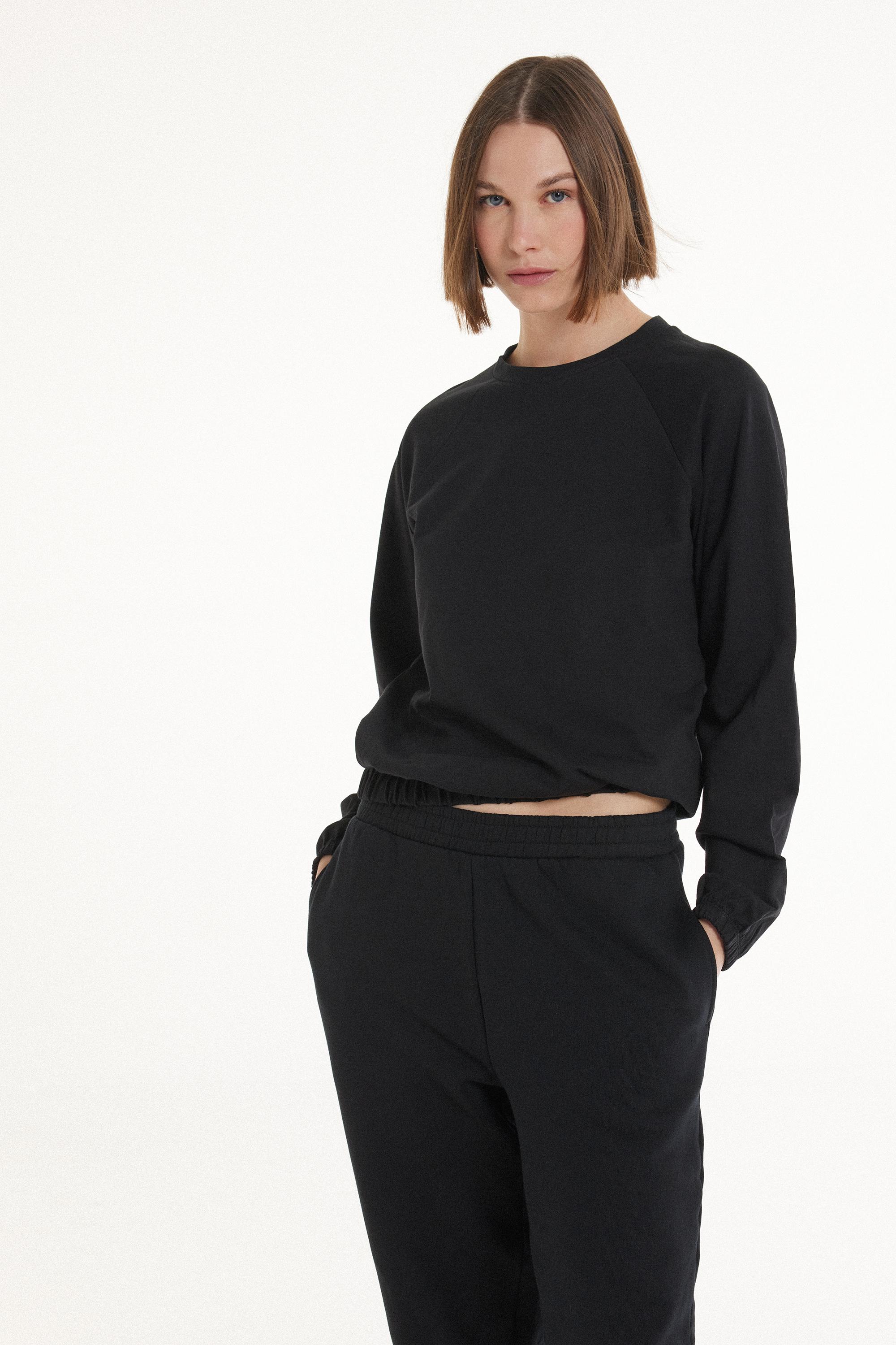 Long-Sleeved Crew-Neck Knit Top with Cuffs