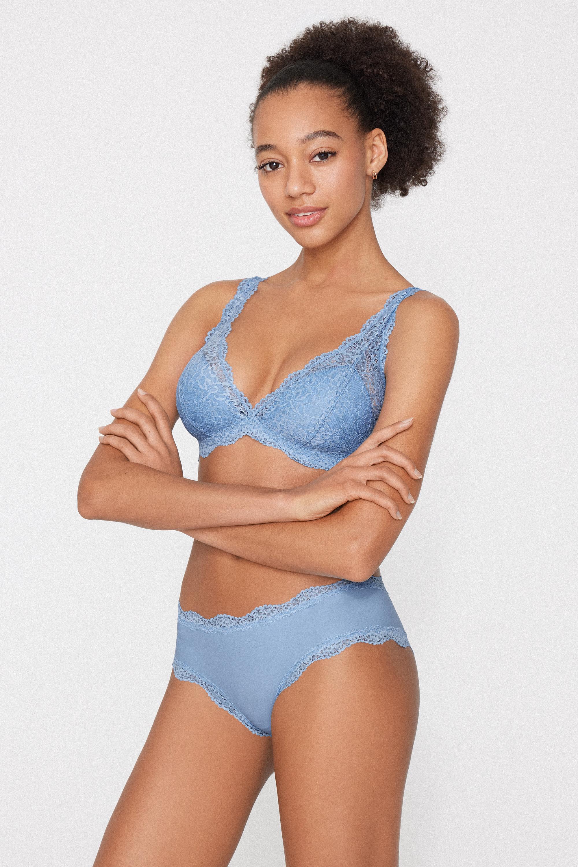 Brazilian-Culotte aus recycelter Mikrofaser und Spitze