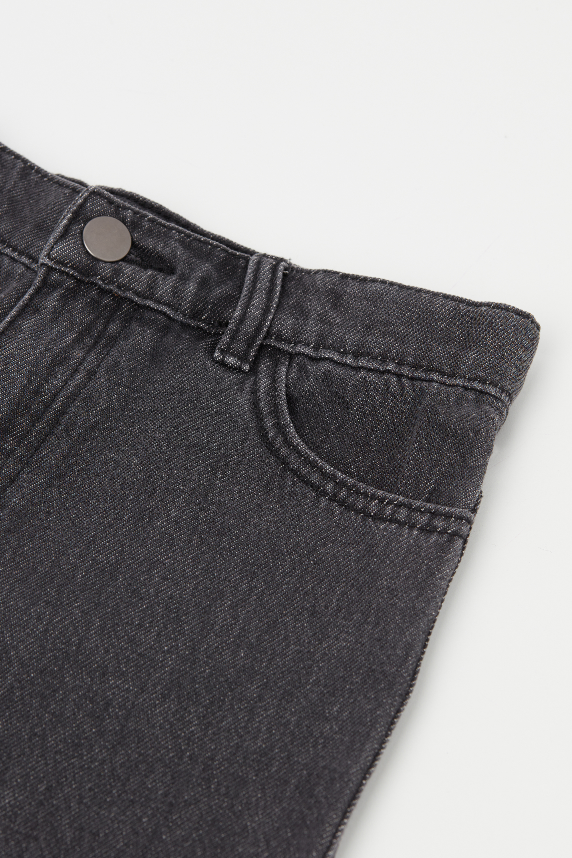 Short en Denim Frangé