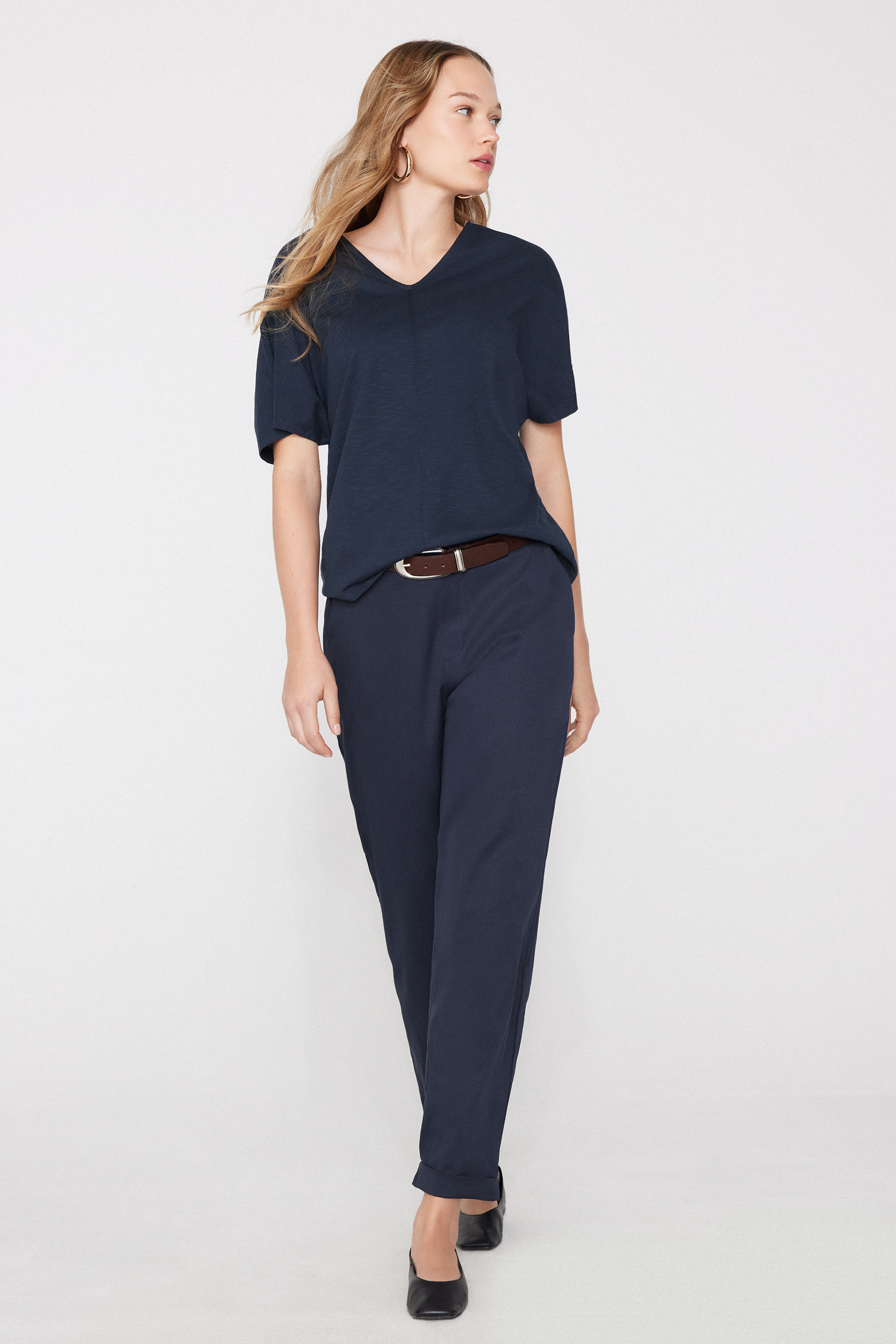 100% Slub Yarn Cotton V-Neck T-Shirt