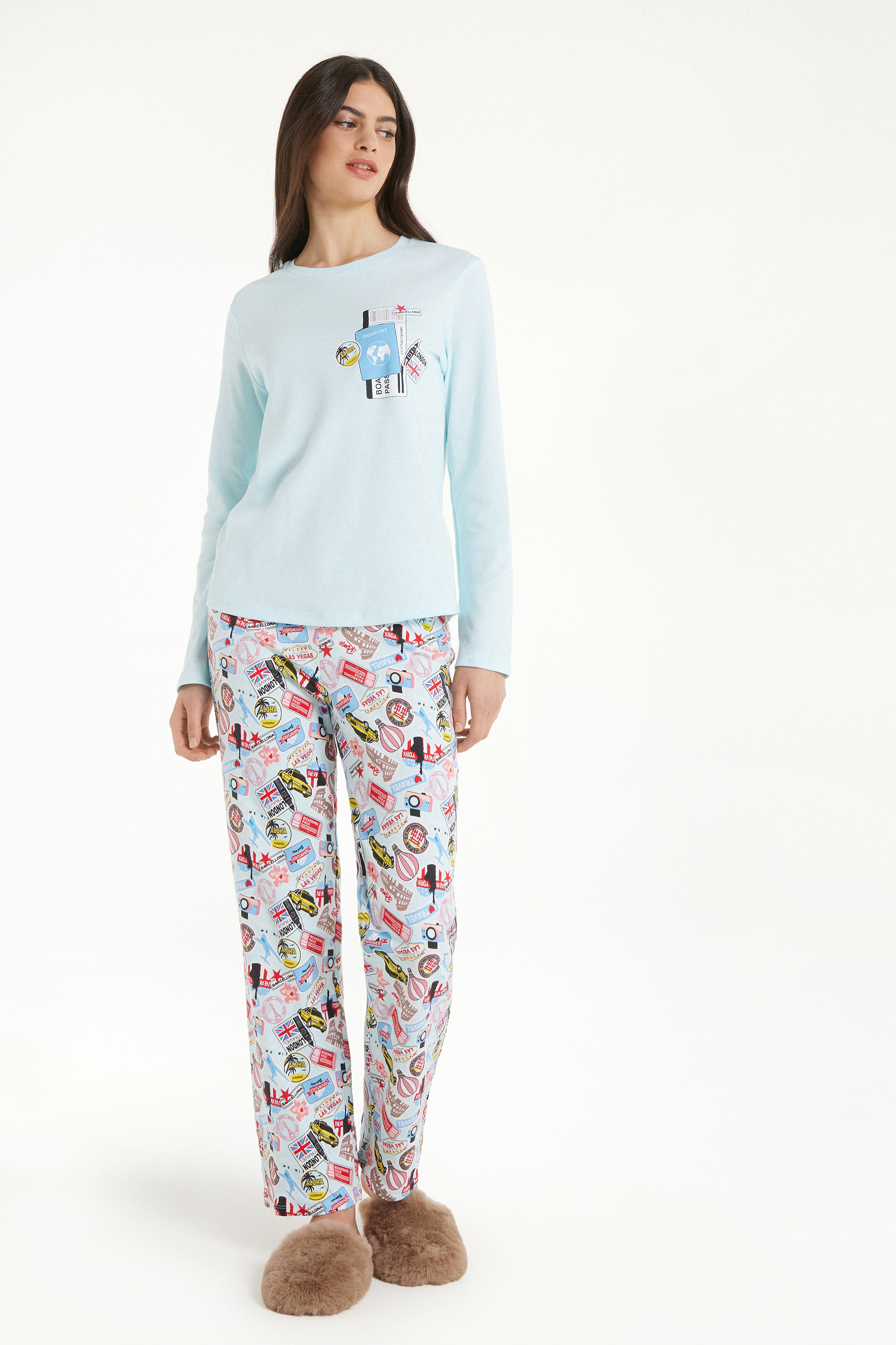 Langer Pyjama aus schwerer Baumwolle mit Reisepass-Print